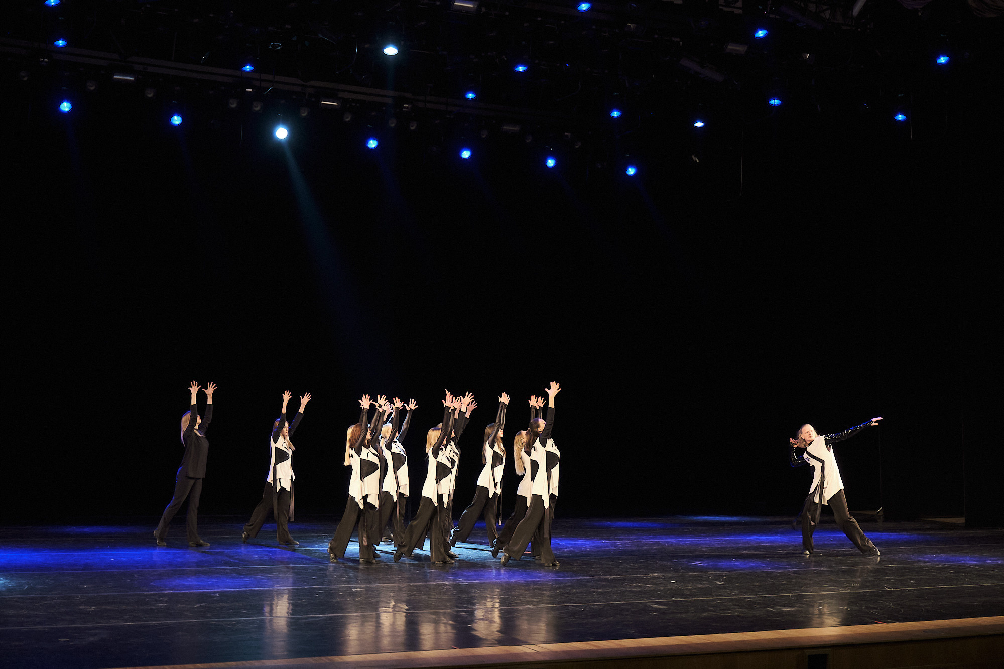 Узники времени, Свободный балет Терешкина