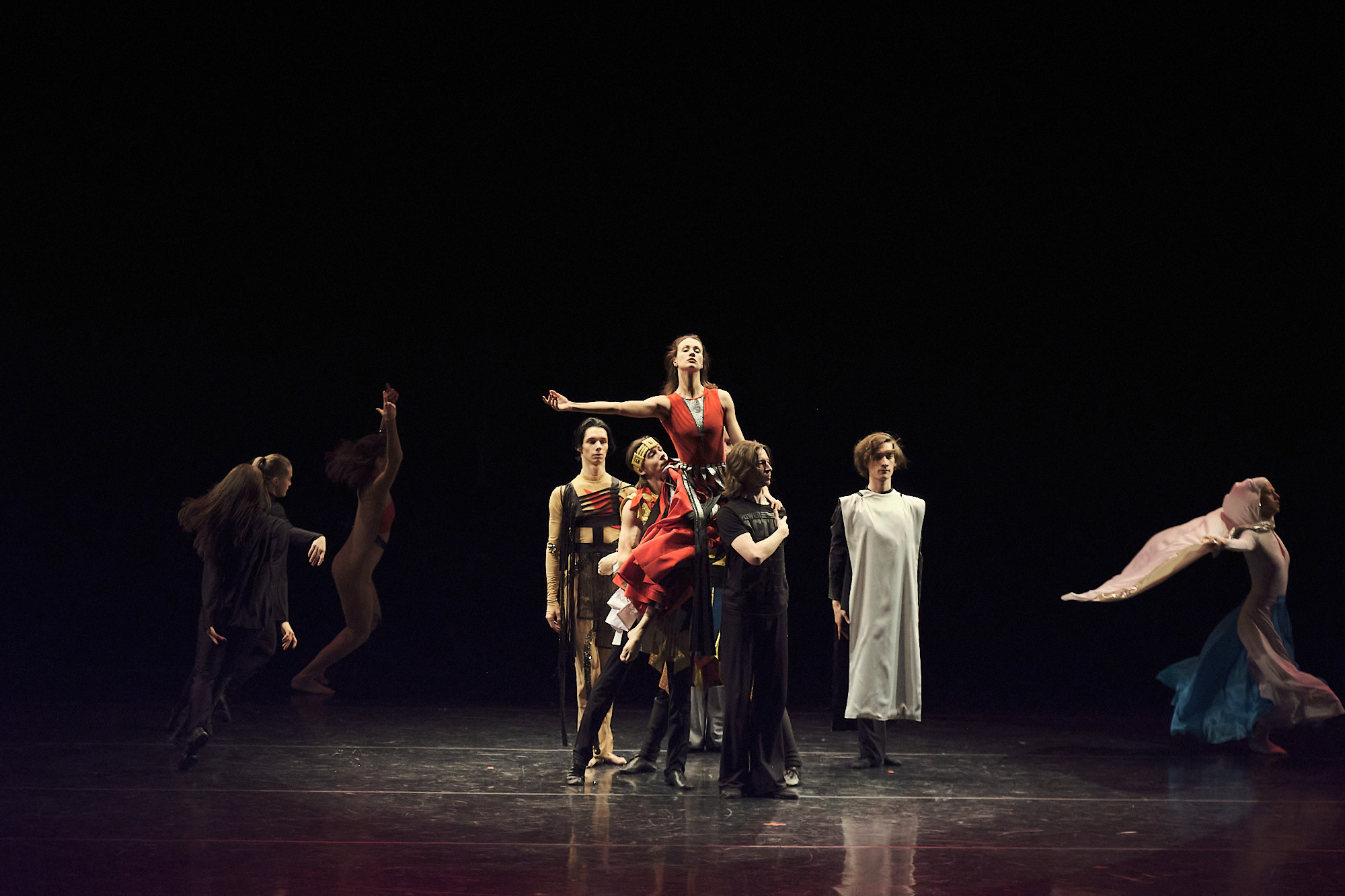 Узники времени, Свободный балет Терешкина