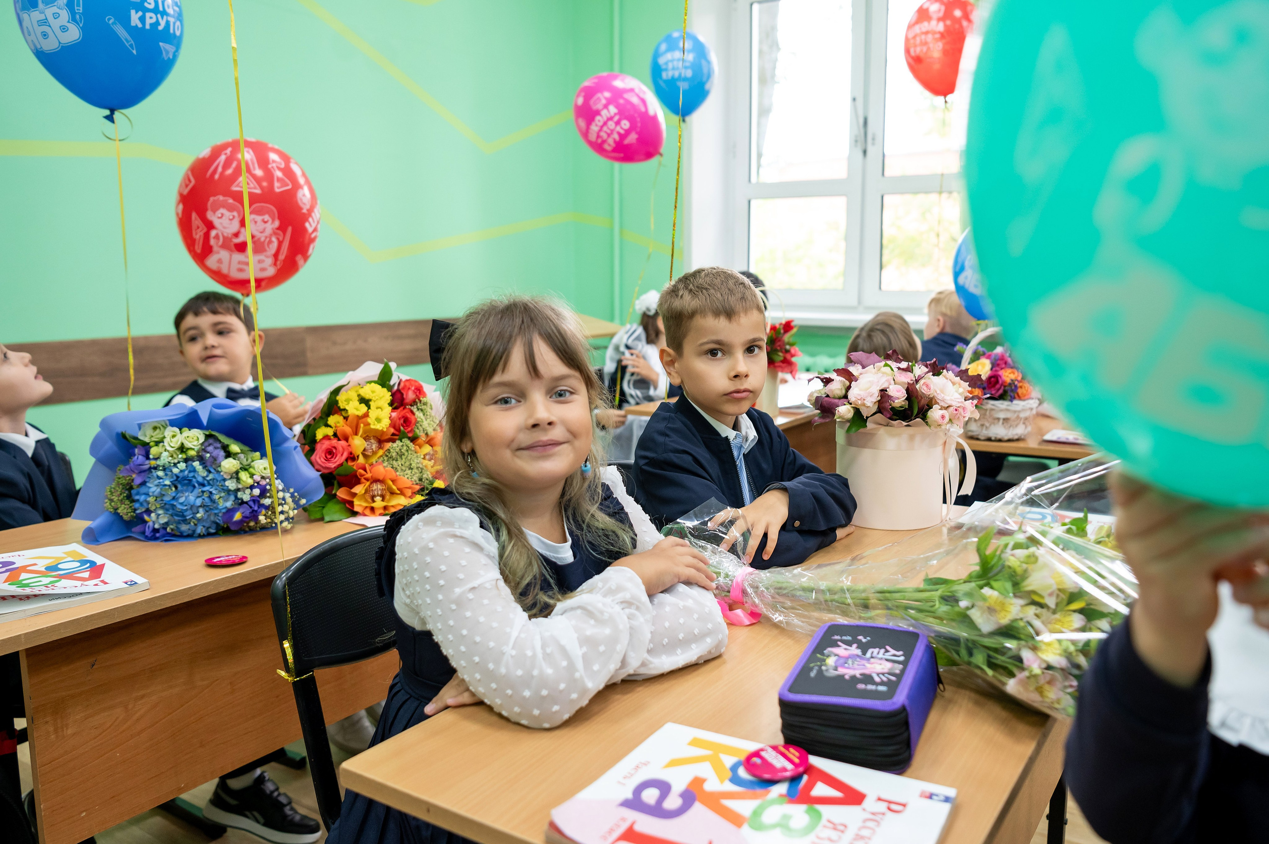 1 сентября. Линейка. Школа 2097. Детский и семейный фотограф г. Москва Оксана Катаджи ☘