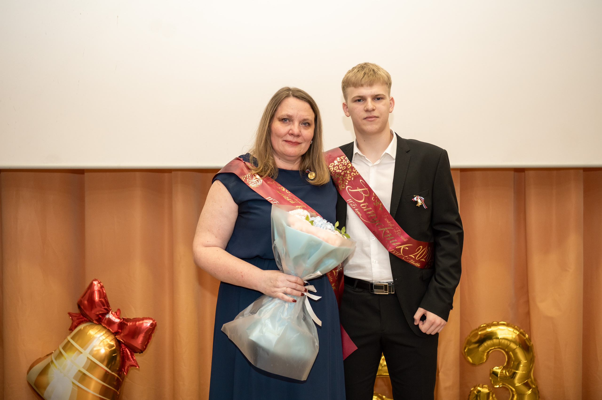 Школа № 760 имени А. П. Маресьева, Выпускной 11 класс. 2026 г. Детский и семейный фотограф г. Москва Оксана Катаджи ☘