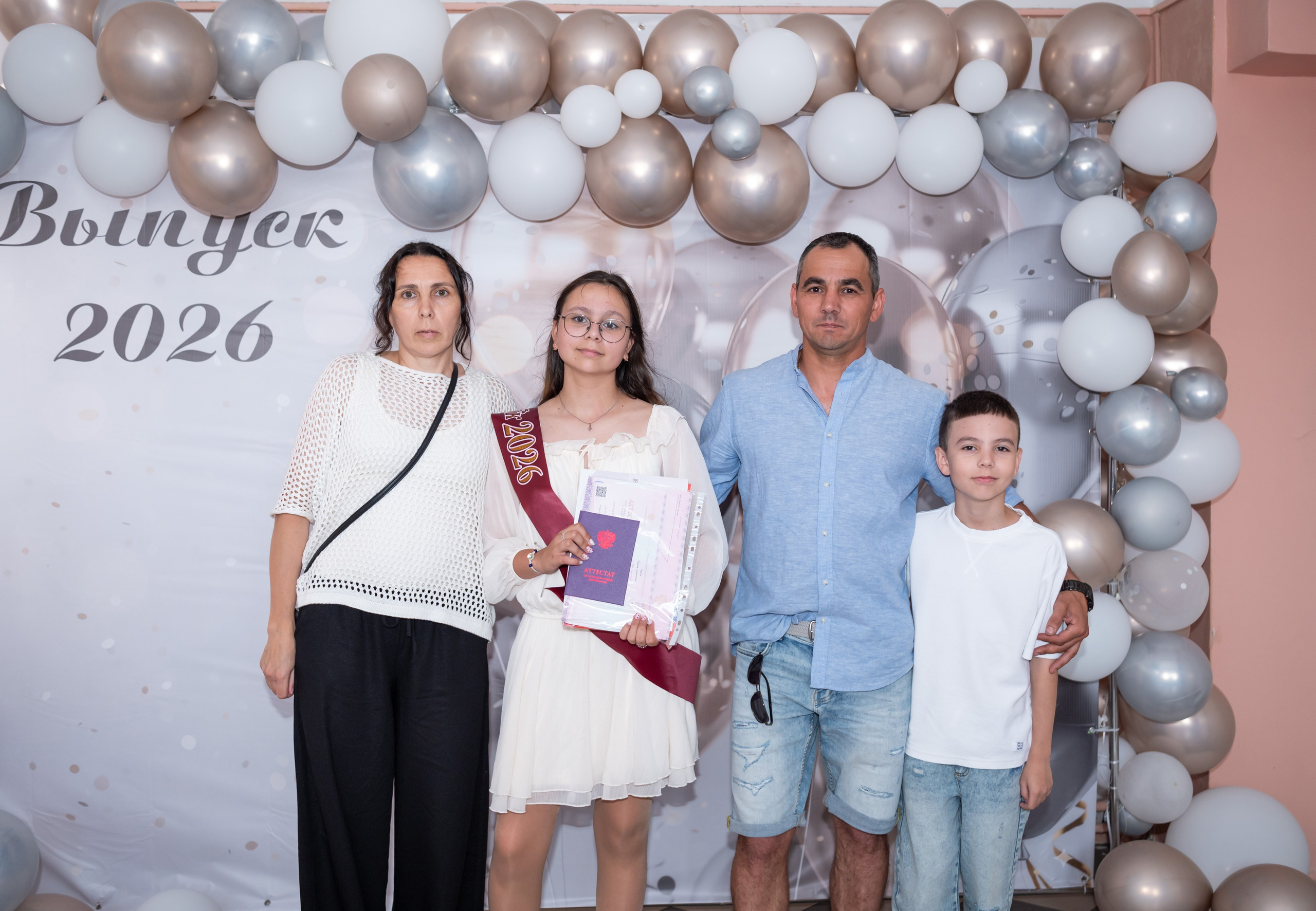 Выпускной 9 класс. Гимназия № 13 г. Долгопрудный. Детский и семейный фотограф г. Москва Оксана Катаджи ☘