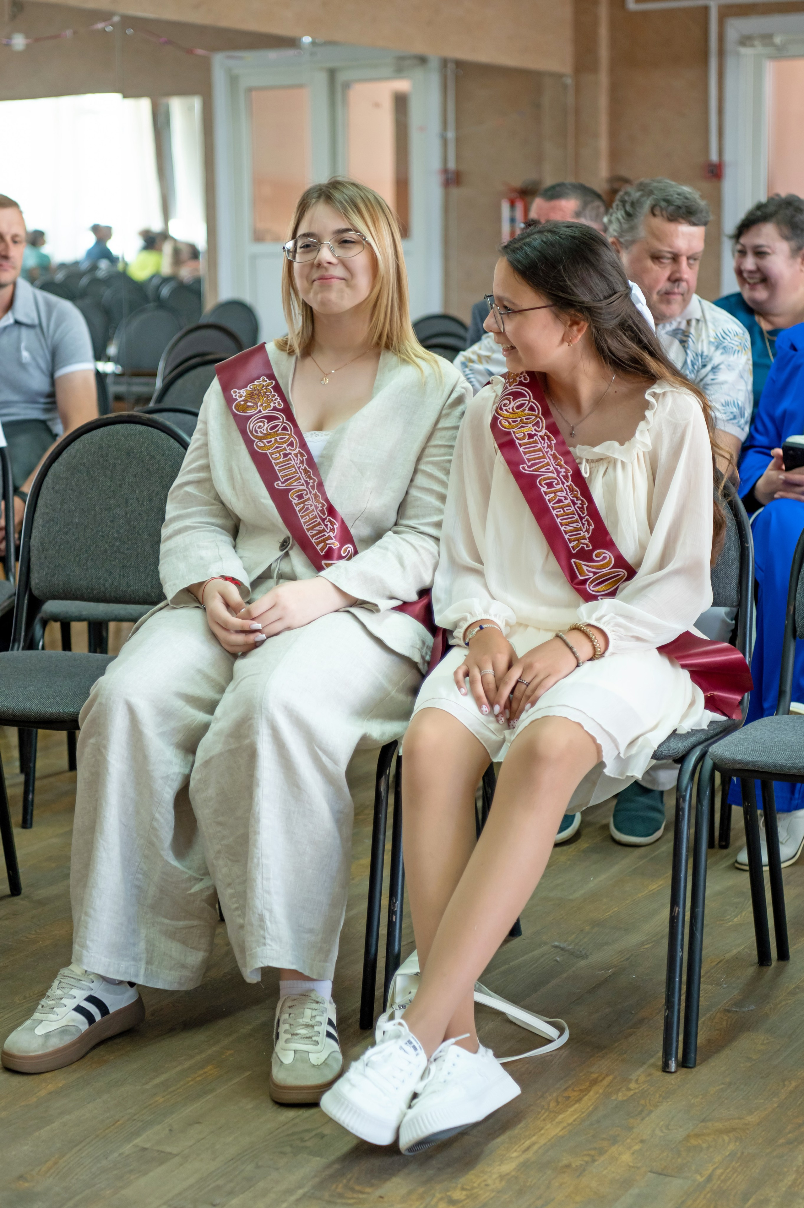 Выпускной 9 класс. Гимназия № 13 г. Долгопрудный. Детский и семейный фотограф г. Москва Оксана Катаджи ☘
