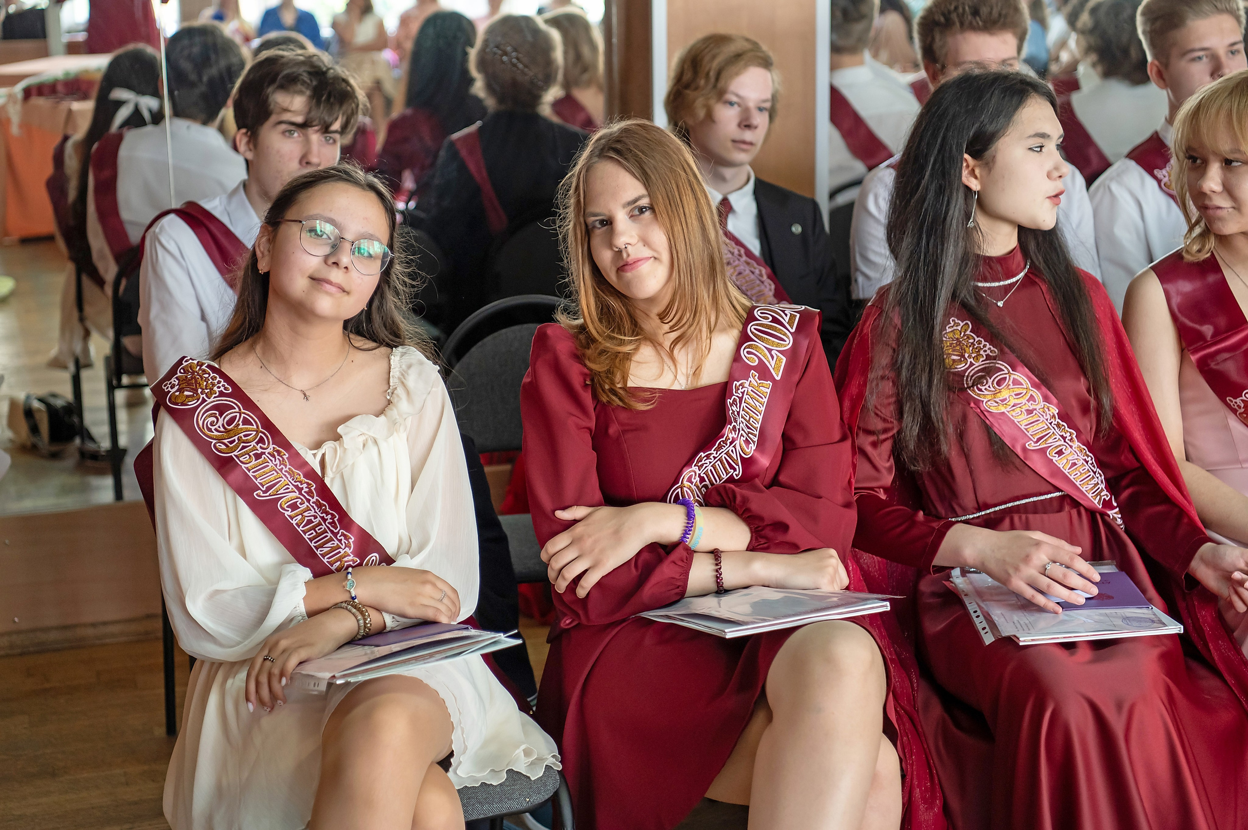 Выпускной 9 класс. Гимназия № 13 г. Долгопрудный. Детский и семейный фотограф г. Москва Оксана Катаджи ☘