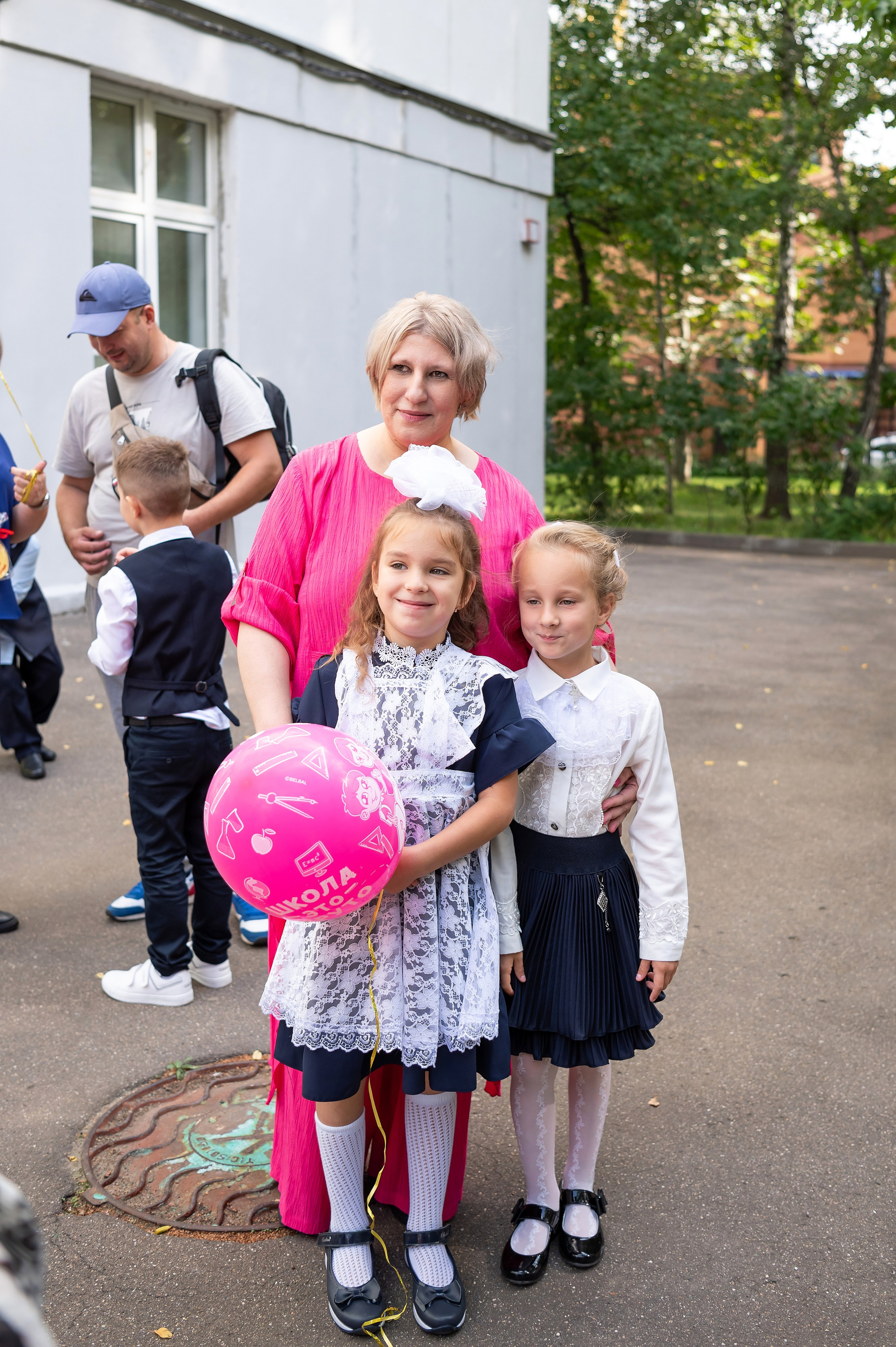 1 сентября. Линейка. Школа 2097. Детский и семейный фотограф г. Москва Оксана Катаджи ☘