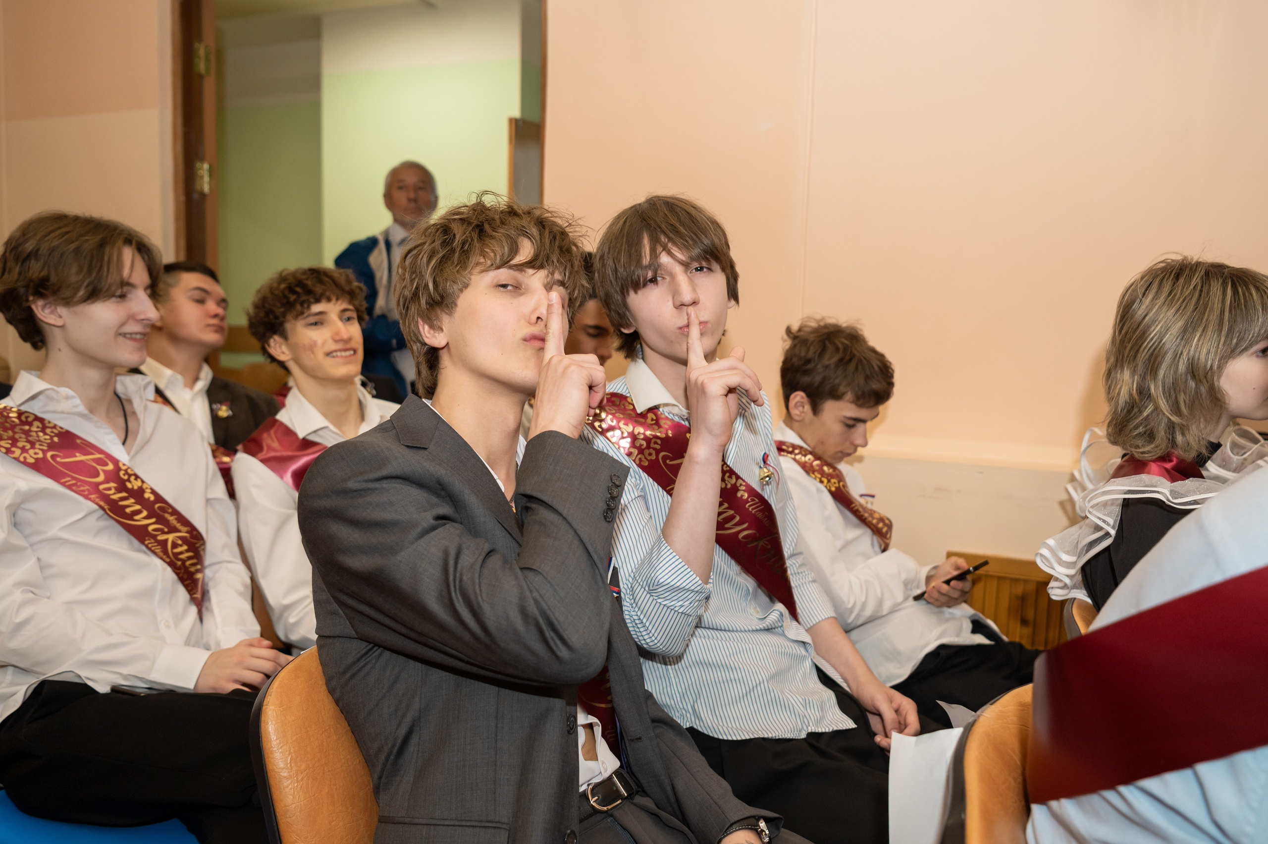 Школа № 760 имени А. П. Маресьева, Выпускной 11 класс. 2026 г. Детский и семейный фотограф г. Москва Оксана Катаджи ☘