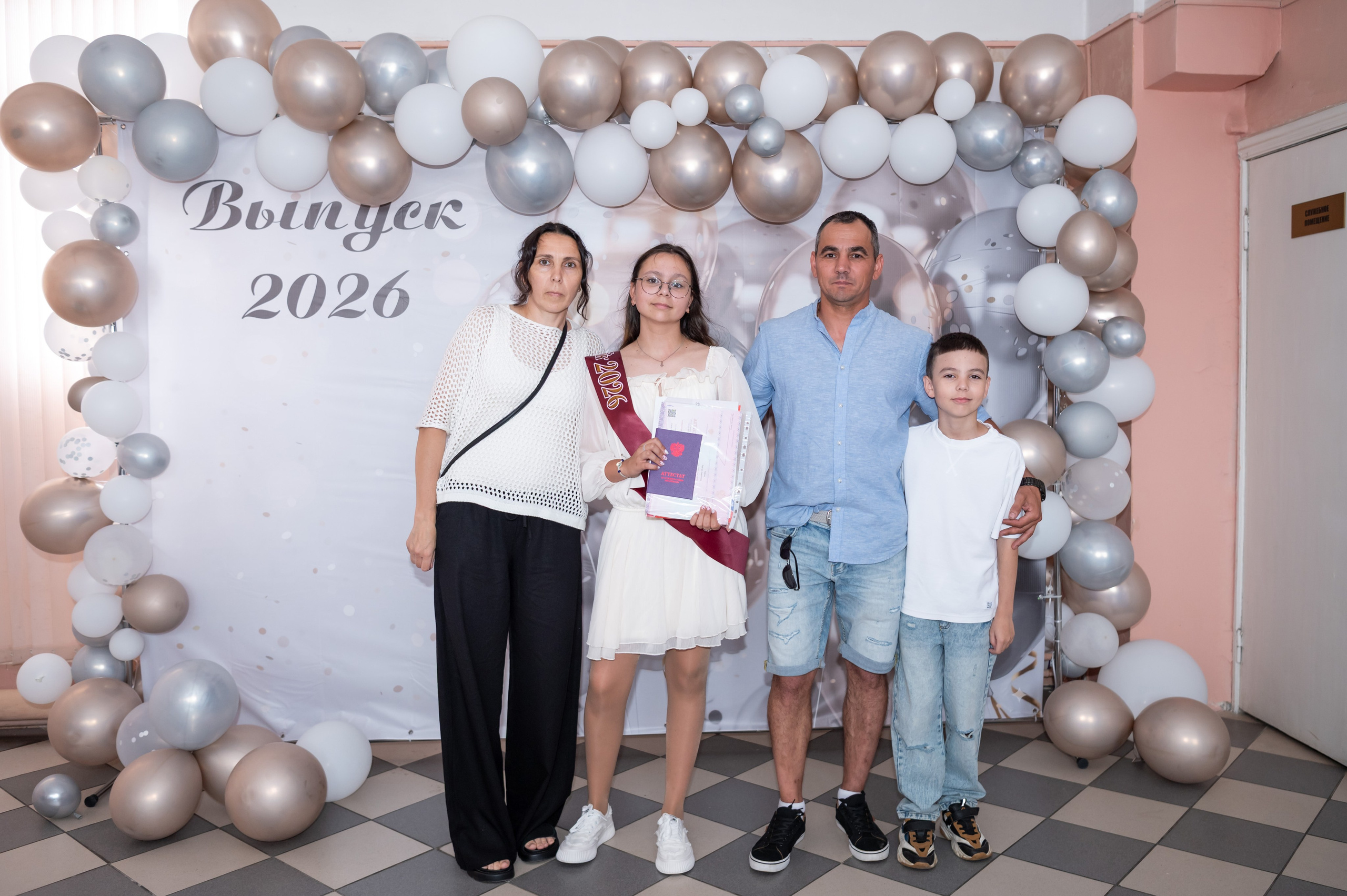 Выпускной 9 класс. Гимназия № 13 г. Долгопрудный. Детский и семейный фотограф г. Москва Оксана Катаджи ☘