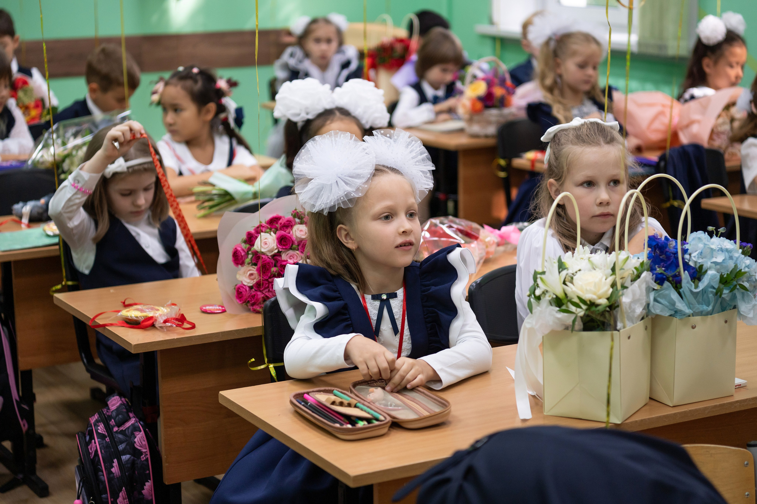 1 сентября. Линейка. Школа 2097. Детский и семейный фотограф г. Москва Оксана Катаджи ☘