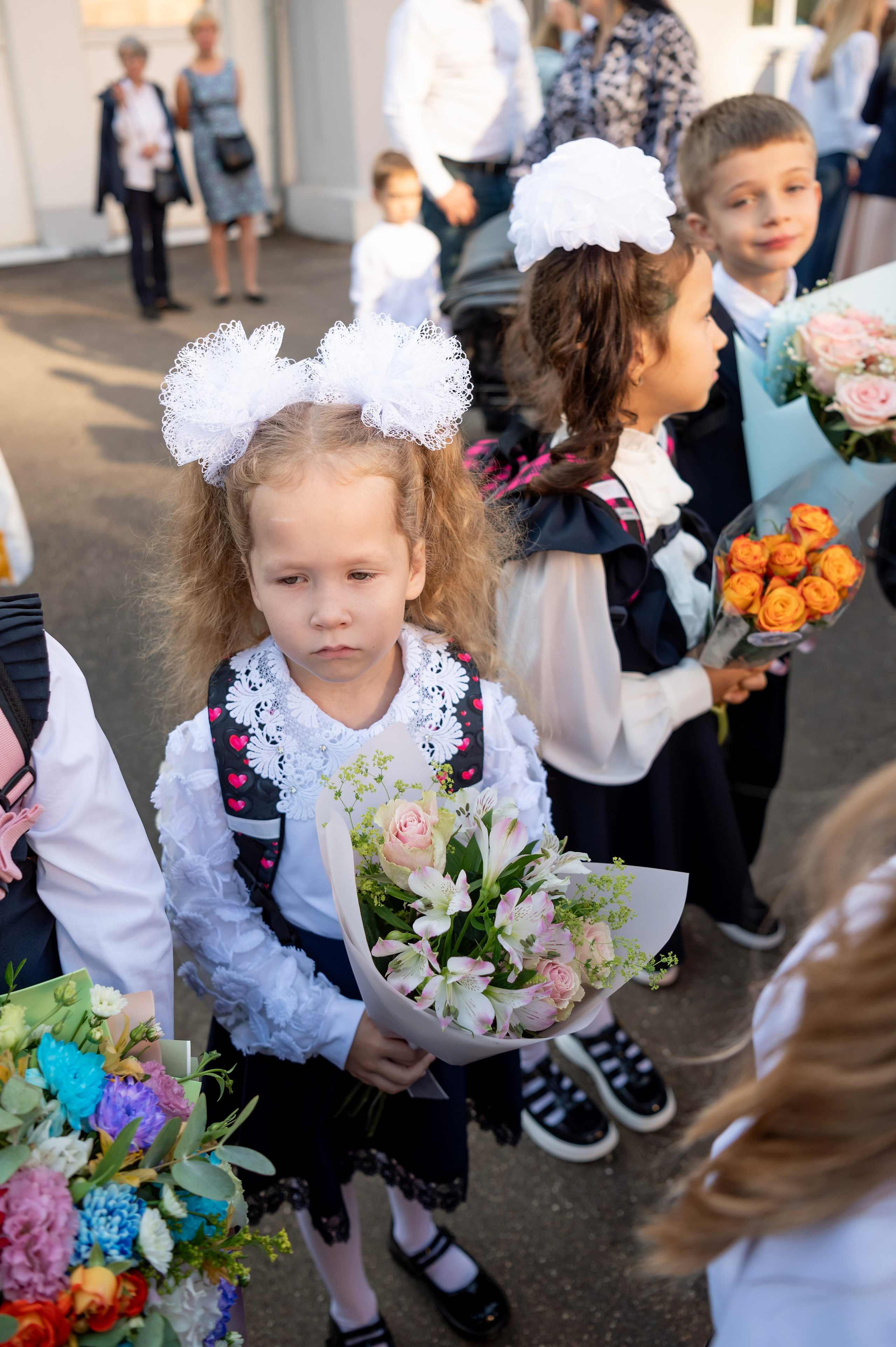 1 сентября. Линейка. Школа 2097. Детский и семейный фотограф г. Москва Оксана Катаджи ☘