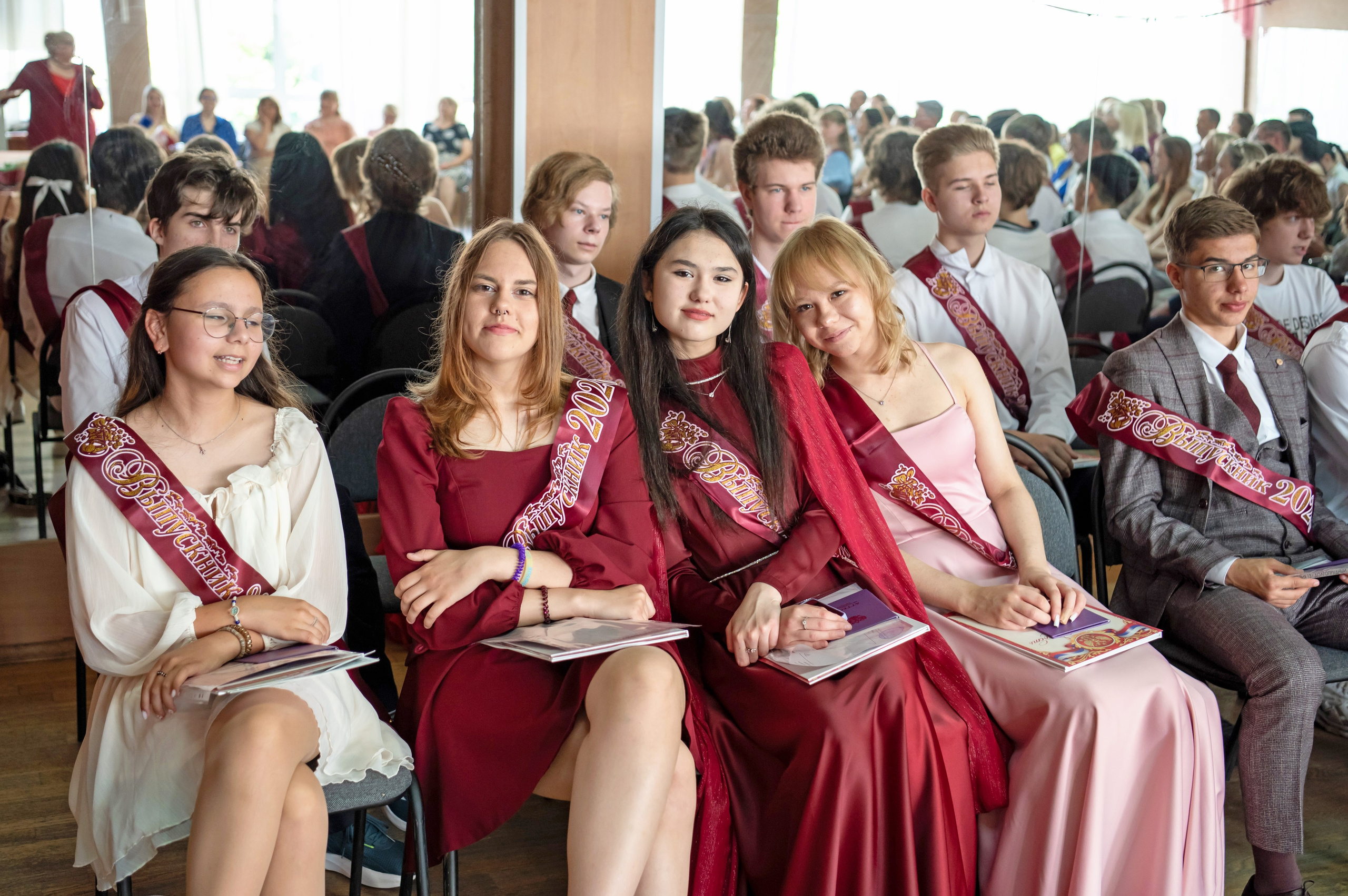 Выпускной 9 класс. Гимназия № 13 г. Долгопрудный. Детский и семейный фотограф г. Москва Оксана Катаджи ☘