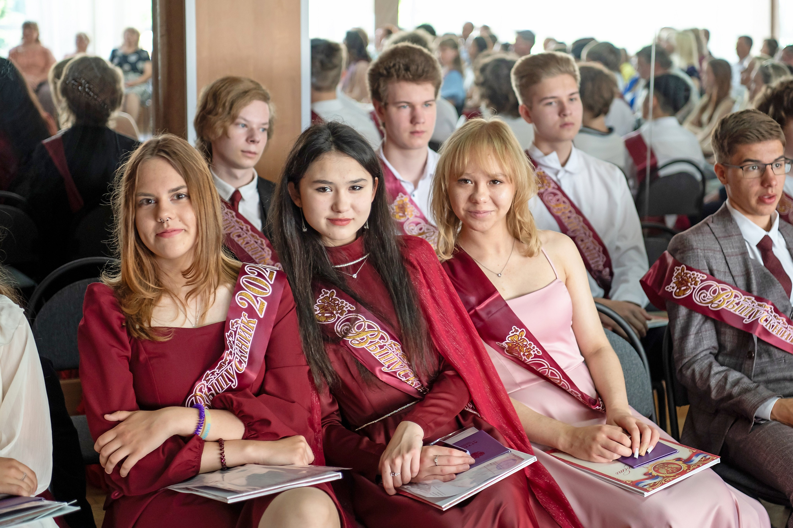 Выпускной 9 класс. Гимназия № 13 г. Долгопрудный. Детский и семейный фотограф г. Москва Оксана Катаджи ☘