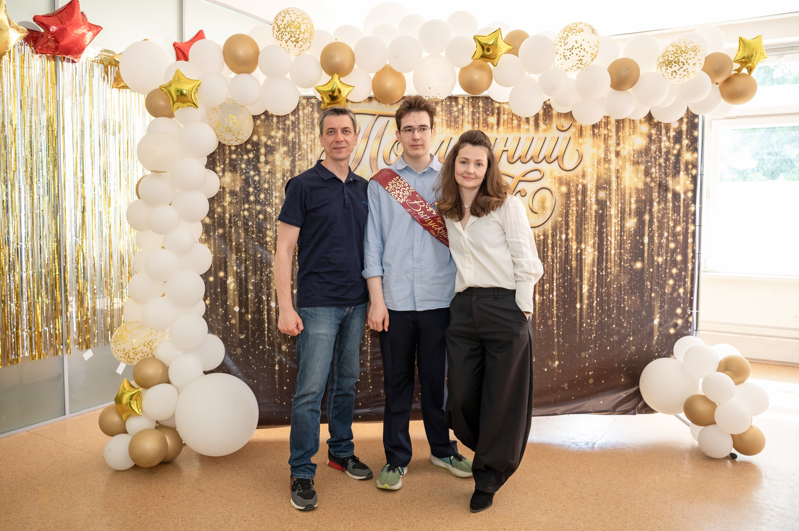 Школа № 760 имени А. П. Маресьева, Выпускной 11 класс. 2026 г. Детский и семейный фотограф г. Москва Оксана Катаджи ☘