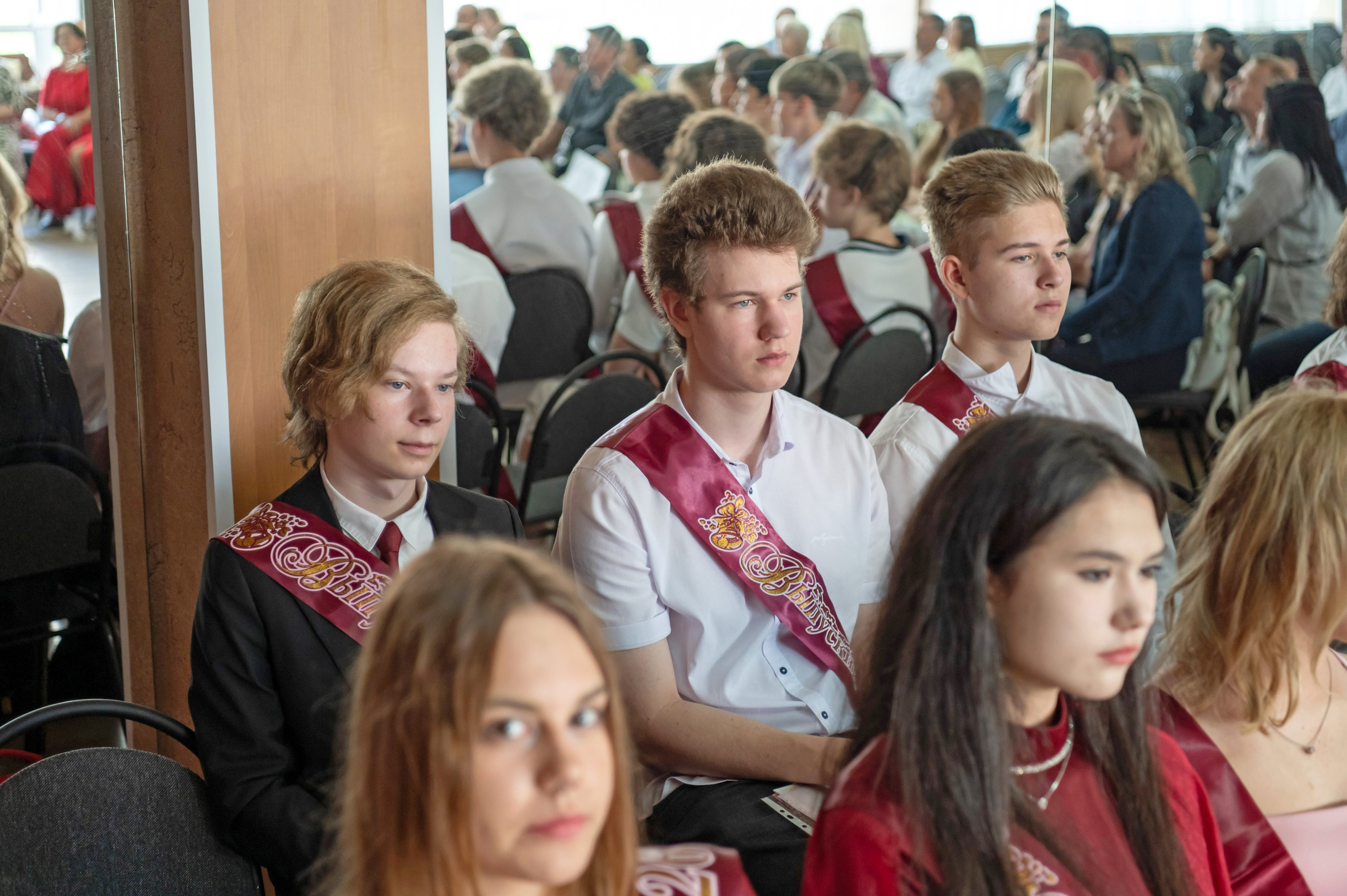 Выпускной 9 класс. Гимназия № 13 г. Долгопрудный. Детский и семейный фотограф г. Москва Оксана Катаджи ☘