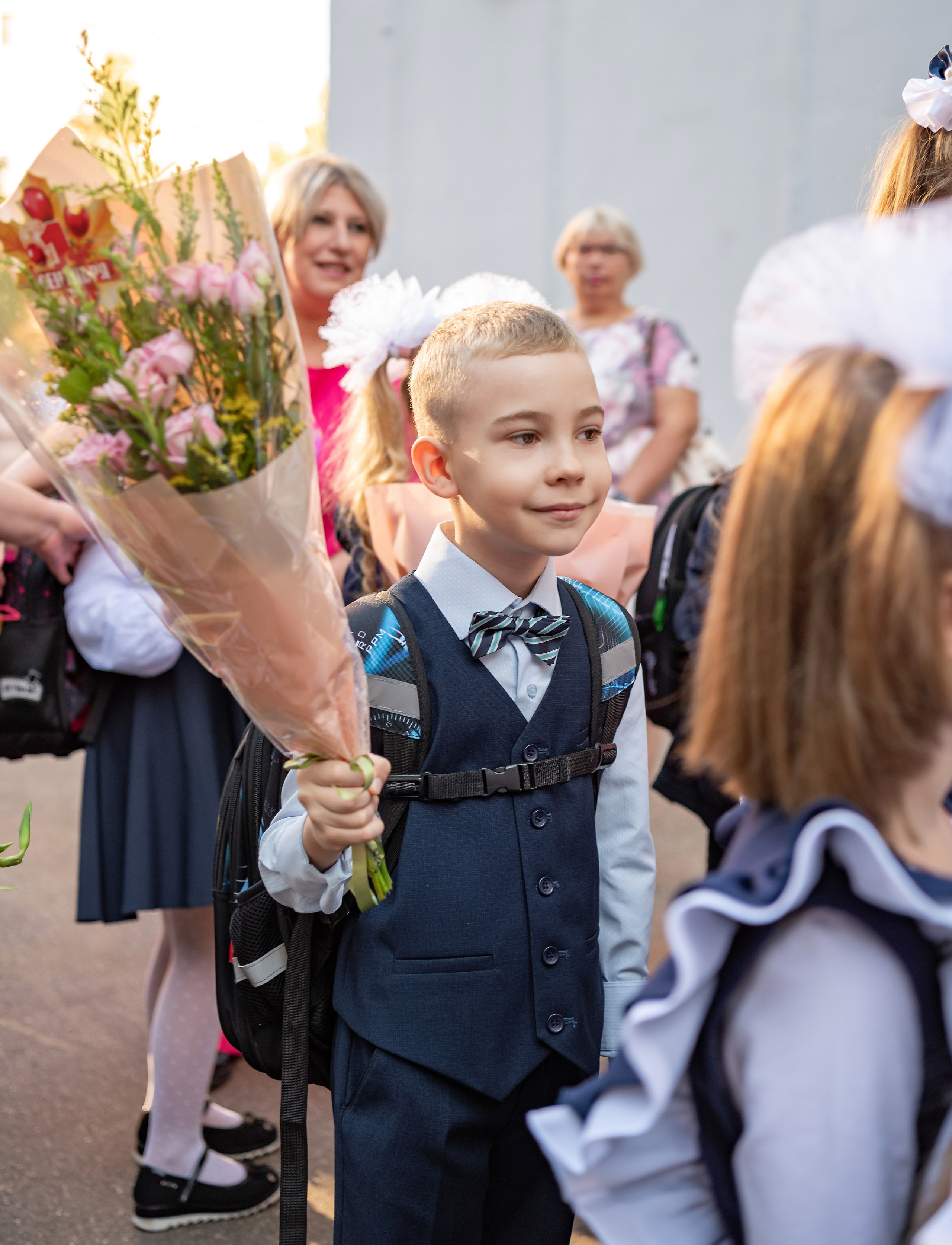 1 сентября. Линейка. Школа 2097. Детский и семейный фотограф г. Москва Оксана Катаджи ☘