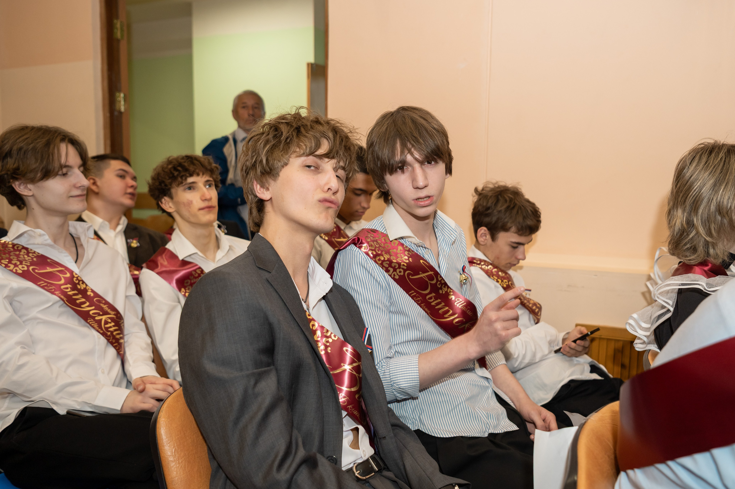Школа № 760 имени А. П. Маресьева, Выпускной 11 класс. 2026 г. Детский и семейный фотограф г. Москва Оксана Катаджи ☘