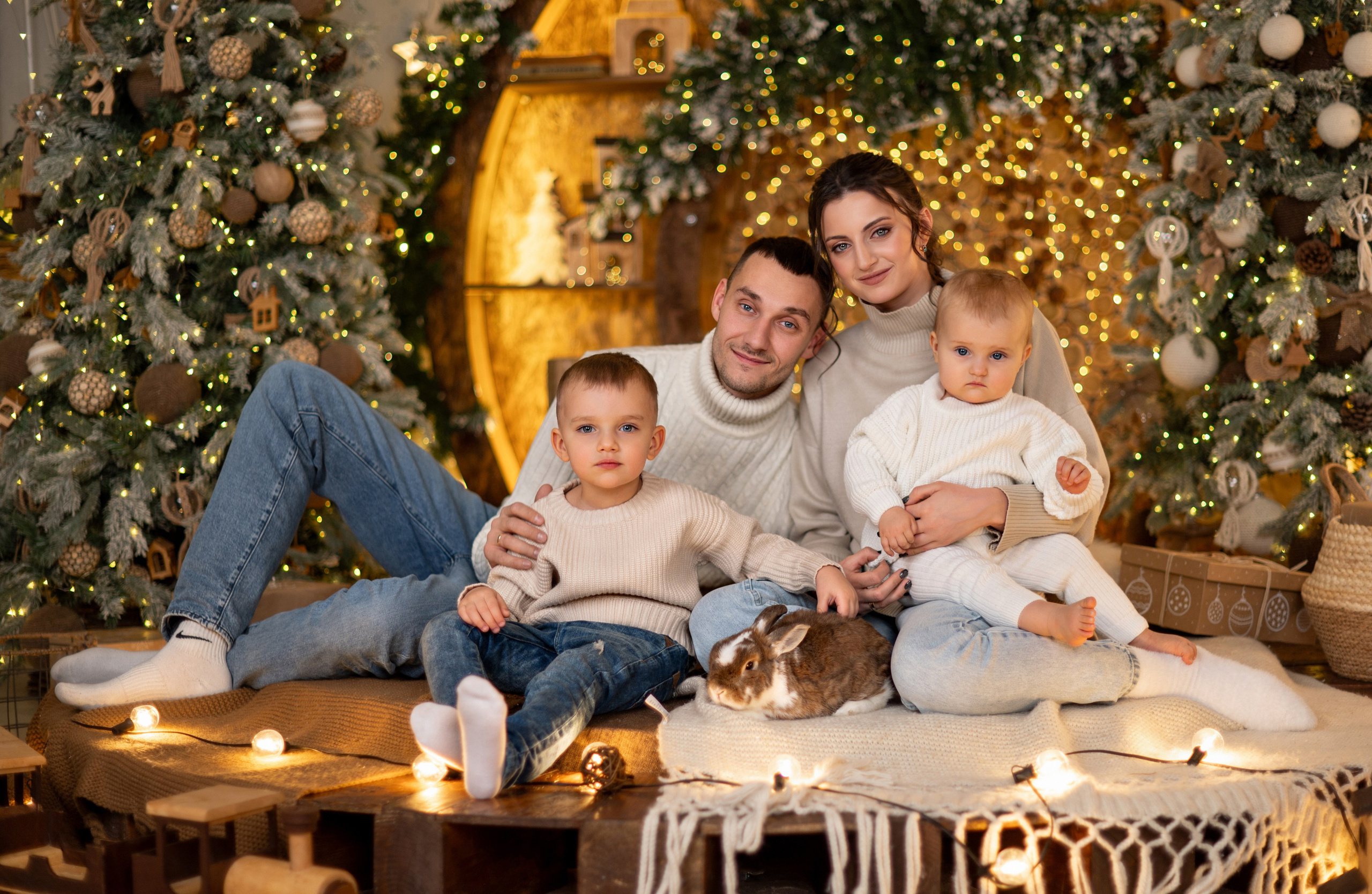 Семейная фотосессия студия Леонардо. Детский и семейный фотограф г. Москва Оксана Катаджи