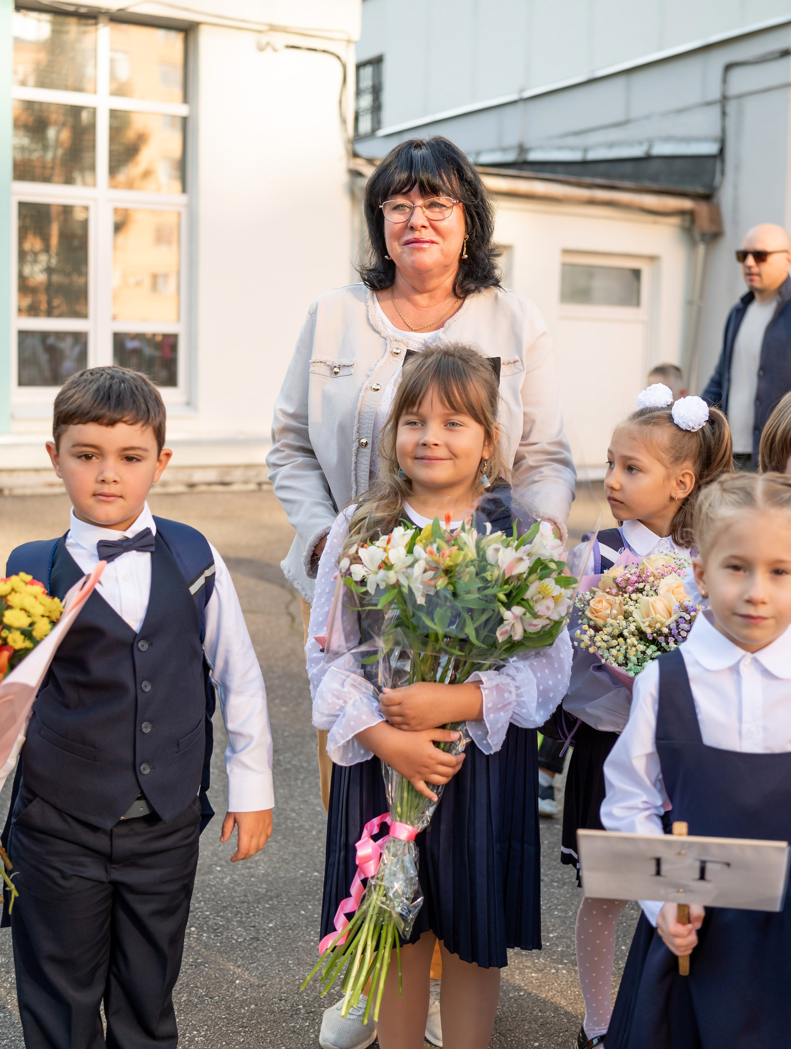 1 сентября. Линейка. Школа 2097. Детский и семейный фотограф г. Москва Оксана Катаджи ☘