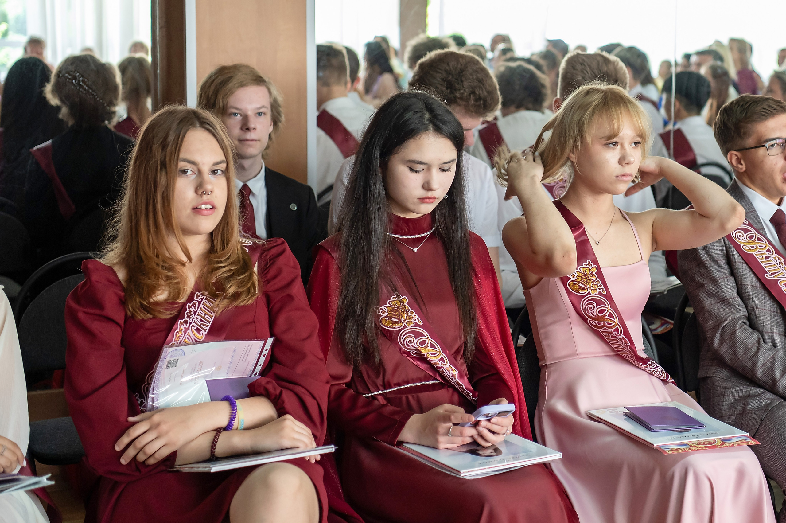 Выпускной 9 класс. Гимназия № 13 г. Долгопрудный. Детский и семейный фотограф г. Москва Оксана Катаджи ☘