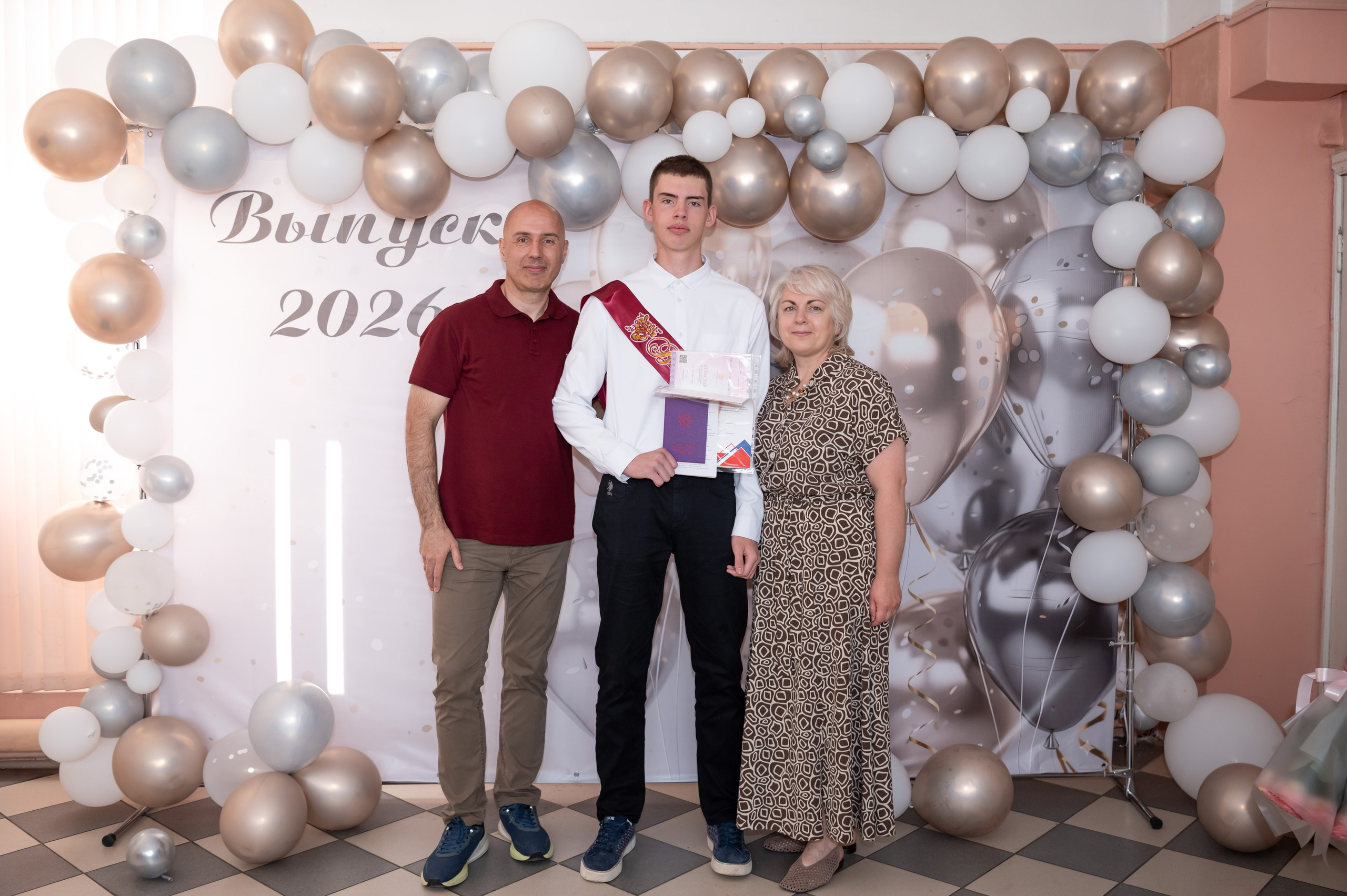 Выпускной 9 класс. Гимназия № 13 г. Долгопрудный. Детский и семейный фотограф г. Москва Оксана Катаджи ☘