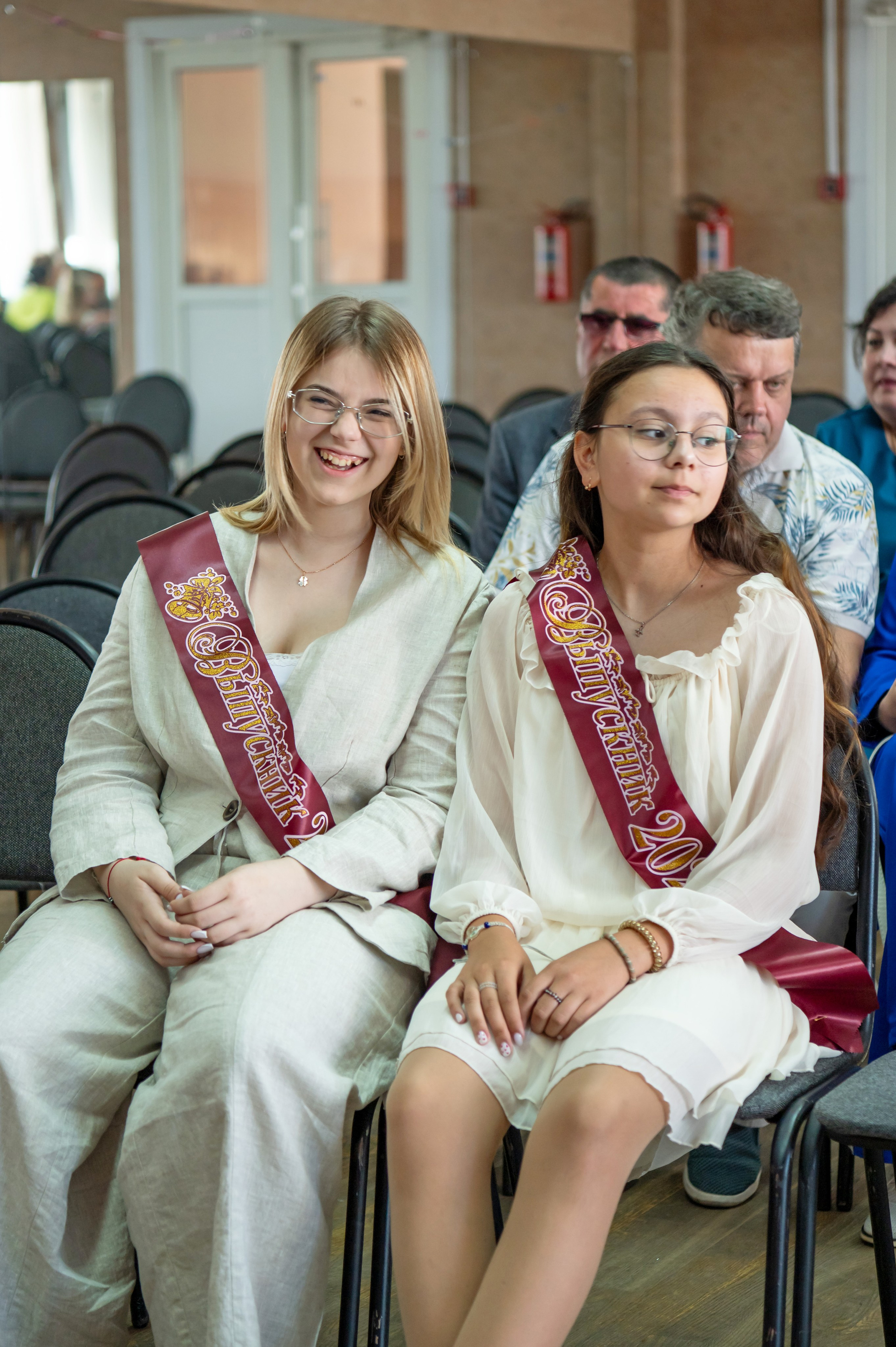 Выпускной 9 класс. Гимназия № 13 г. Долгопрудный. Детский и семейный фотограф г. Москва Оксана Катаджи ☘