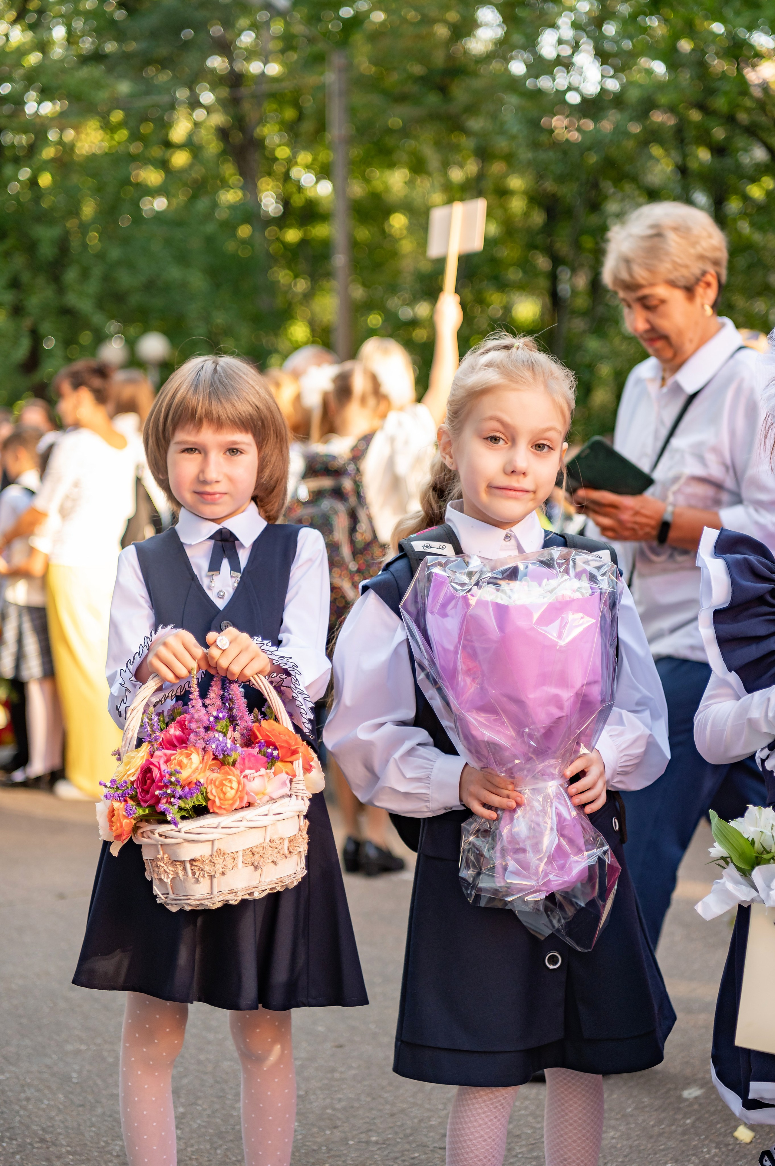 1 сентября. Линейка. Школа 2097. Детский и семейный фотограф г. Москва Оксана Катаджи ☘