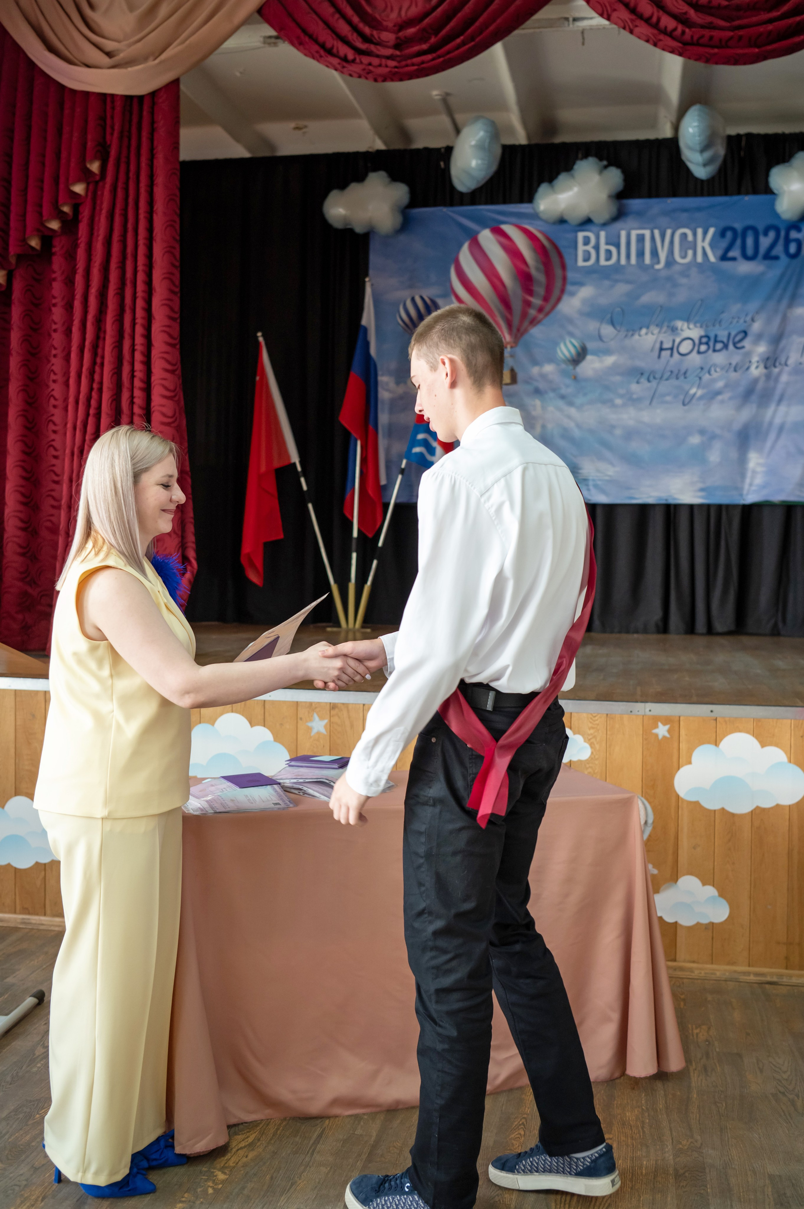 Выпускной 9 класс. Гимназия № 13 г. Долгопрудный. Детский и семейный фотограф г. Москва Оксана Катаджи ☘