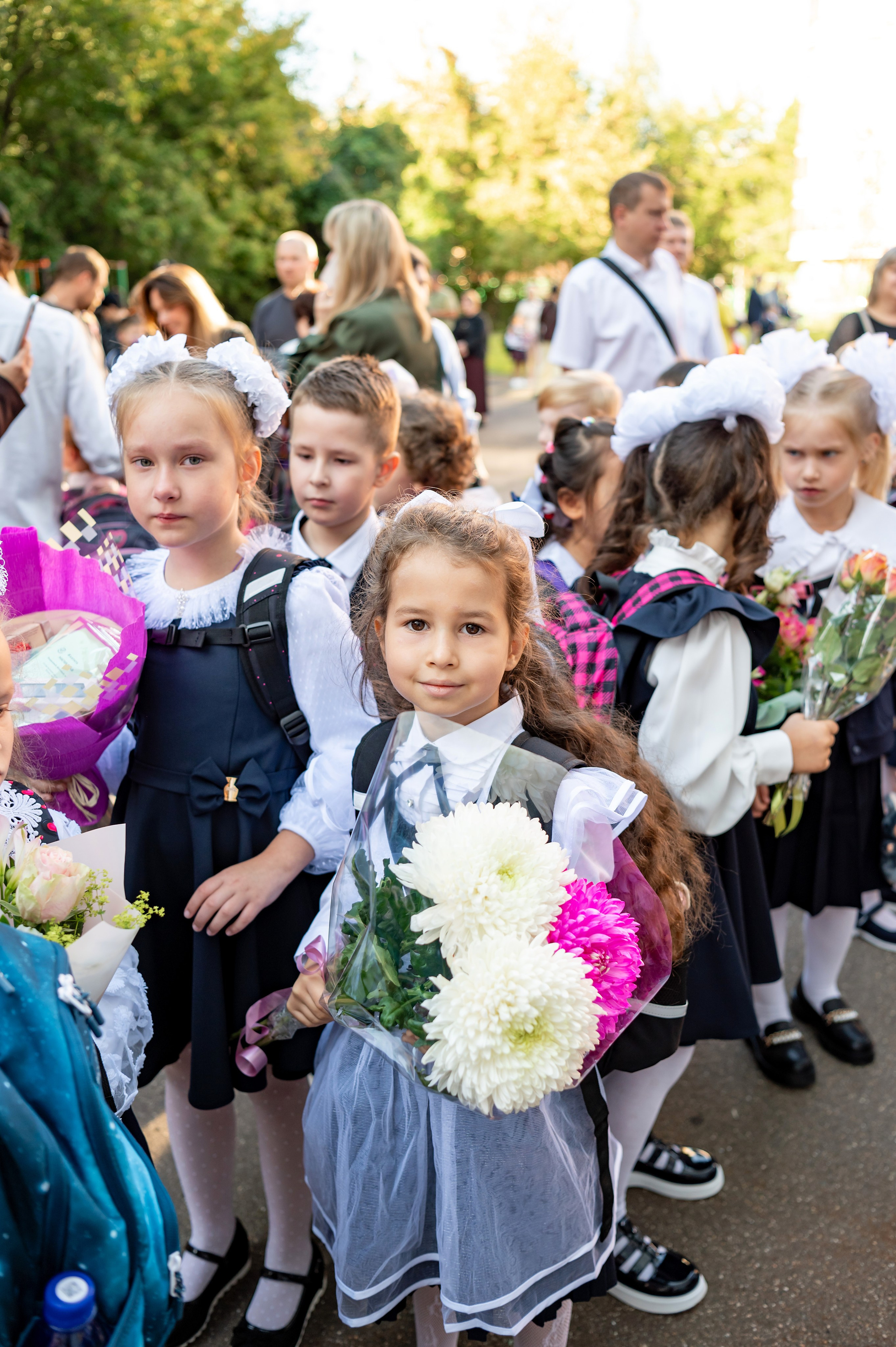 1 сентября. Линейка. Школа 2097. Детский и семейный фотограф г. Москва Оксана Катаджи ☘