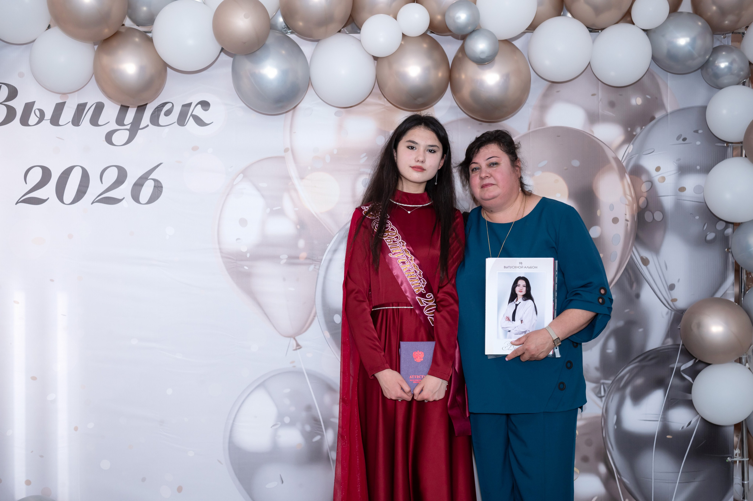 Выпускной 9 класс. Гимназия № 13 г. Долгопрудный. Детский и семейный фотограф г. Москва Оксана Катаджи ☘
