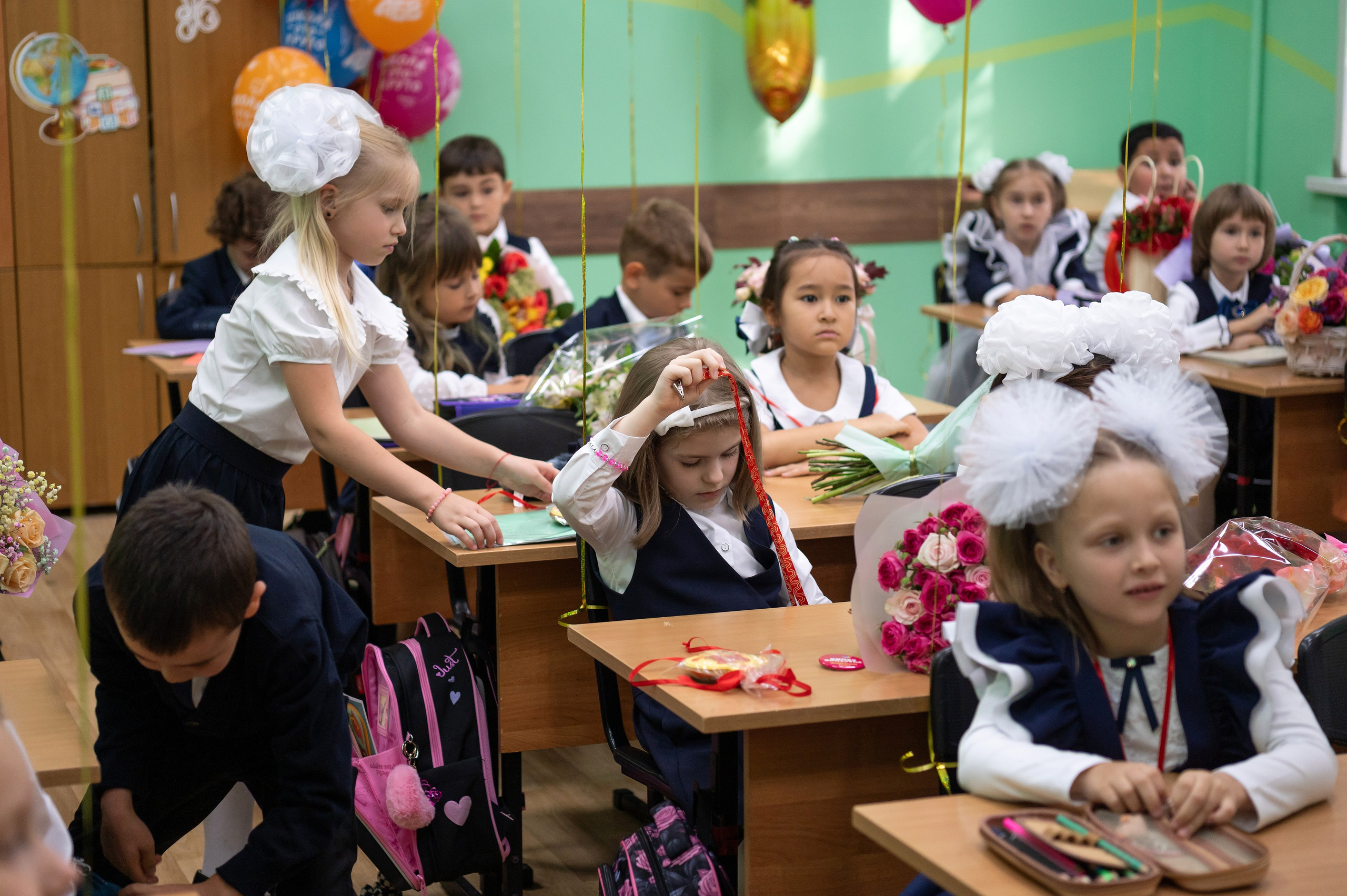 1 сентября. Линейка. Школа 2097. Детский и семейный фотограф г. Москва Оксана Катаджи ☘