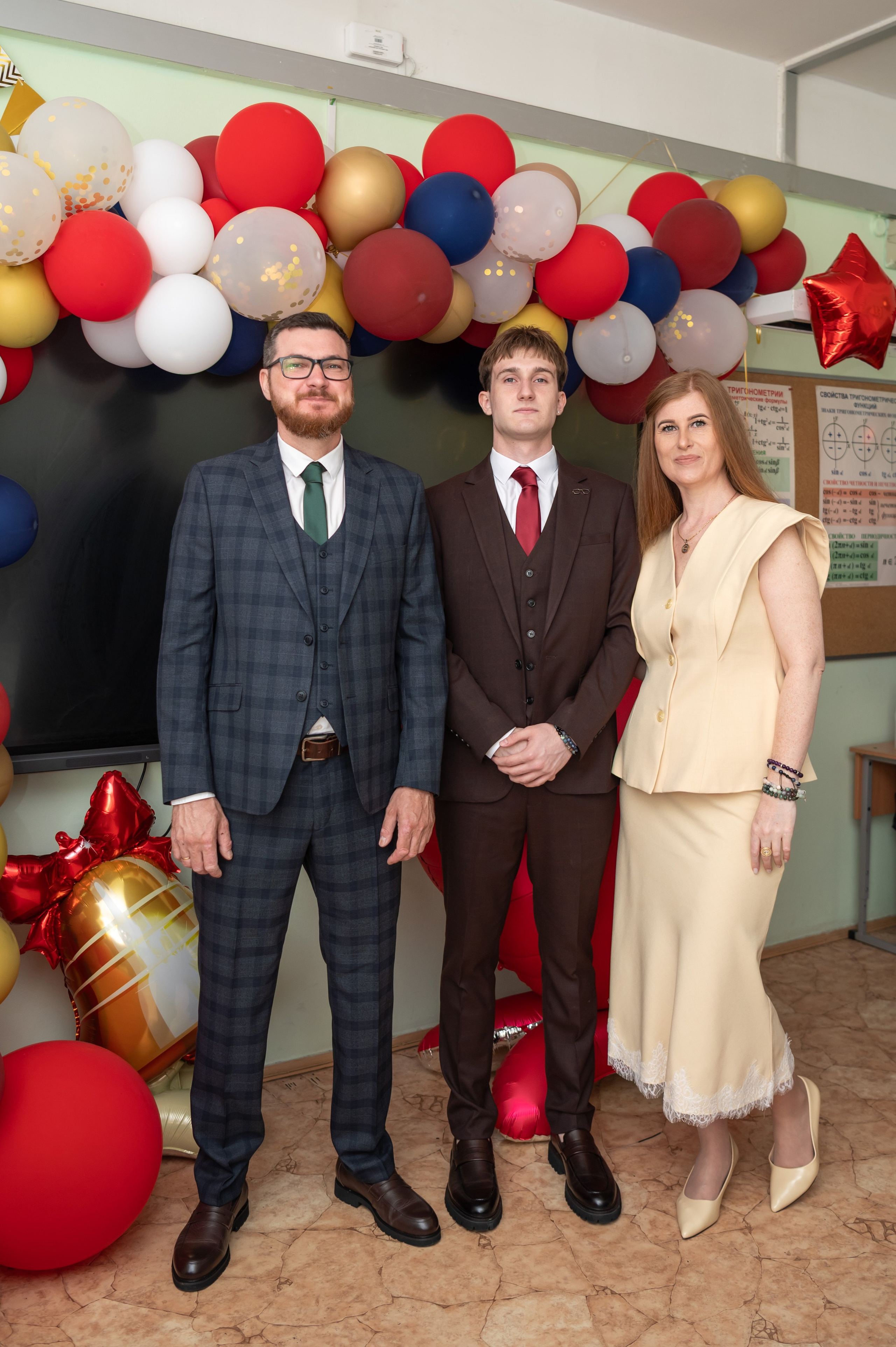 Школа № 760 имени А. П. Маресьева, Выпускной 11 класс. 2026 г. Детский и семейный фотограф г. Москва Оксана Катаджи ☘
