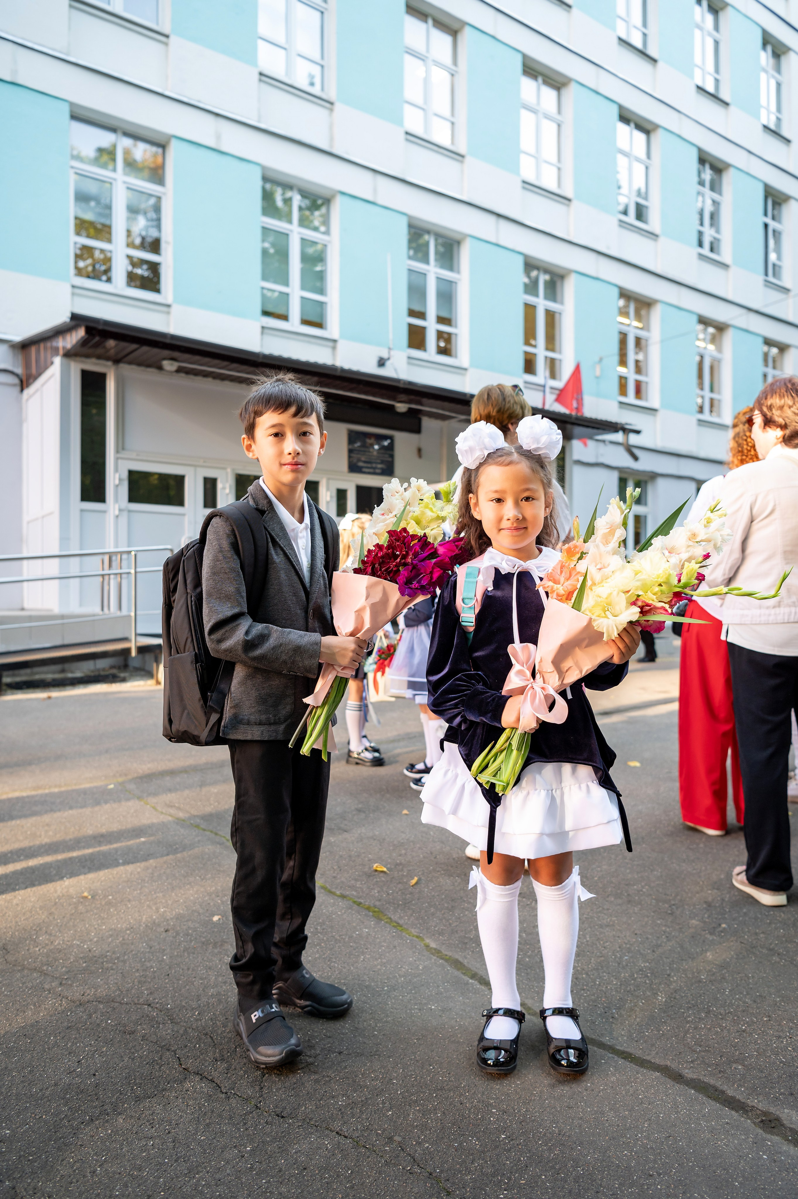 1 сентября. Линейка. Школа 2097. Детский и семейный фотограф г. Москва Оксана Катаджи ☘