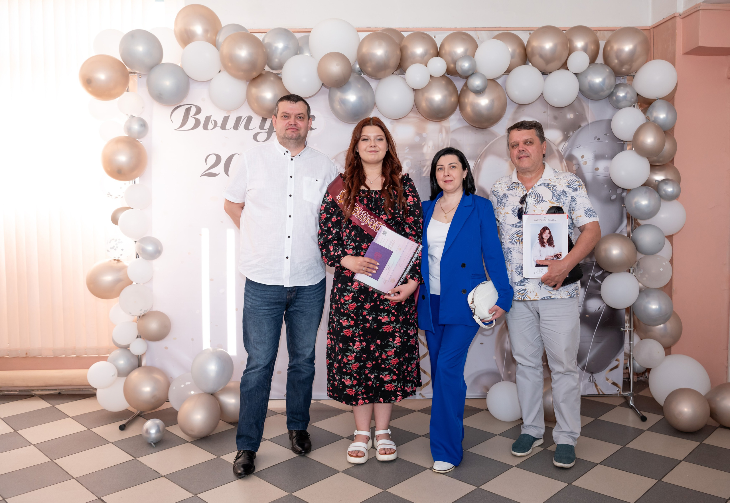 Выпускной 9 класс. Гимназия № 13 г. Долгопрудный. Детский и семейный фотограф г. Москва Оксана Катаджи ☘