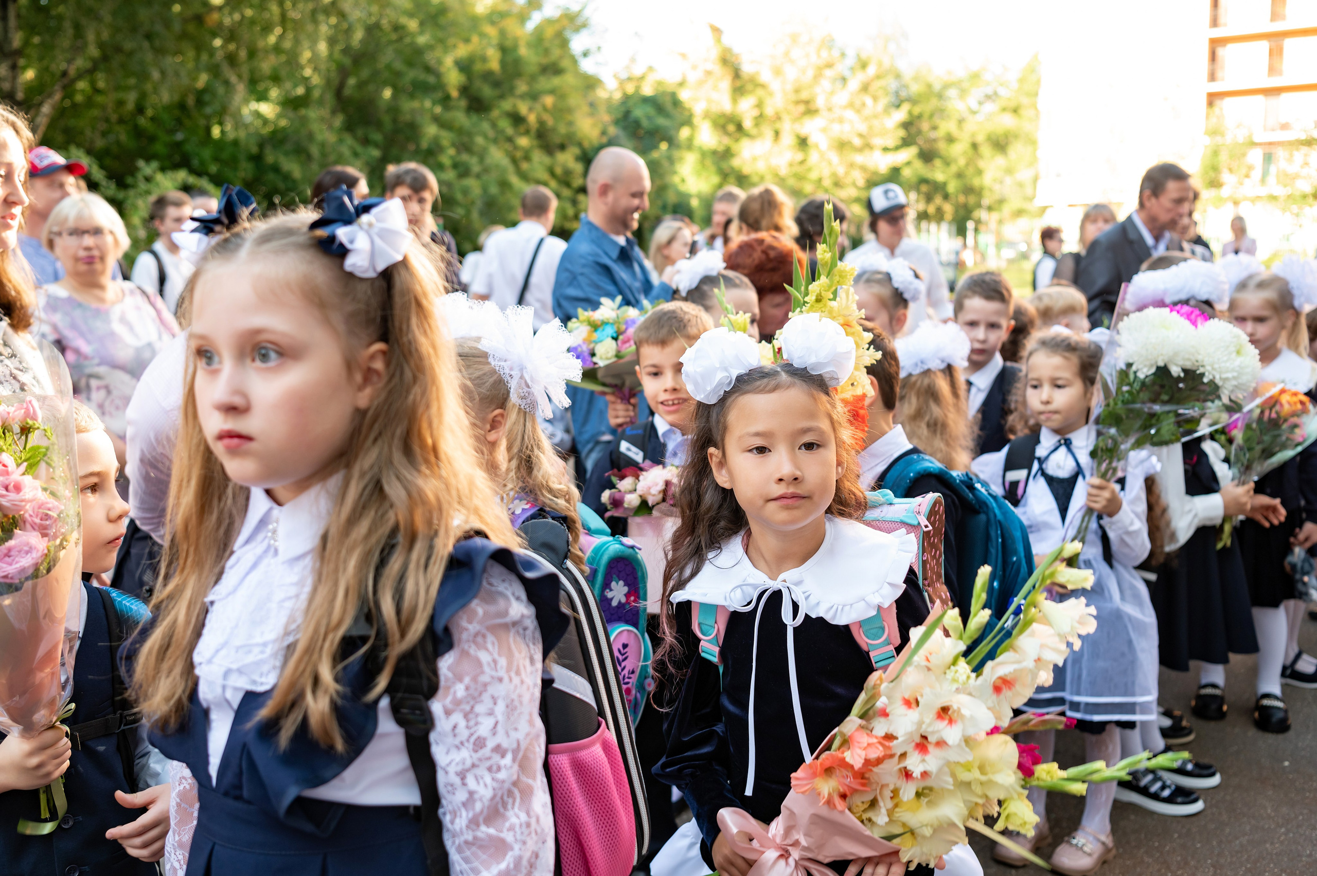 1 сентября. Линейка. Школа 2097. Детский и семейный фотограф г. Москва Оксана Катаджи ☘