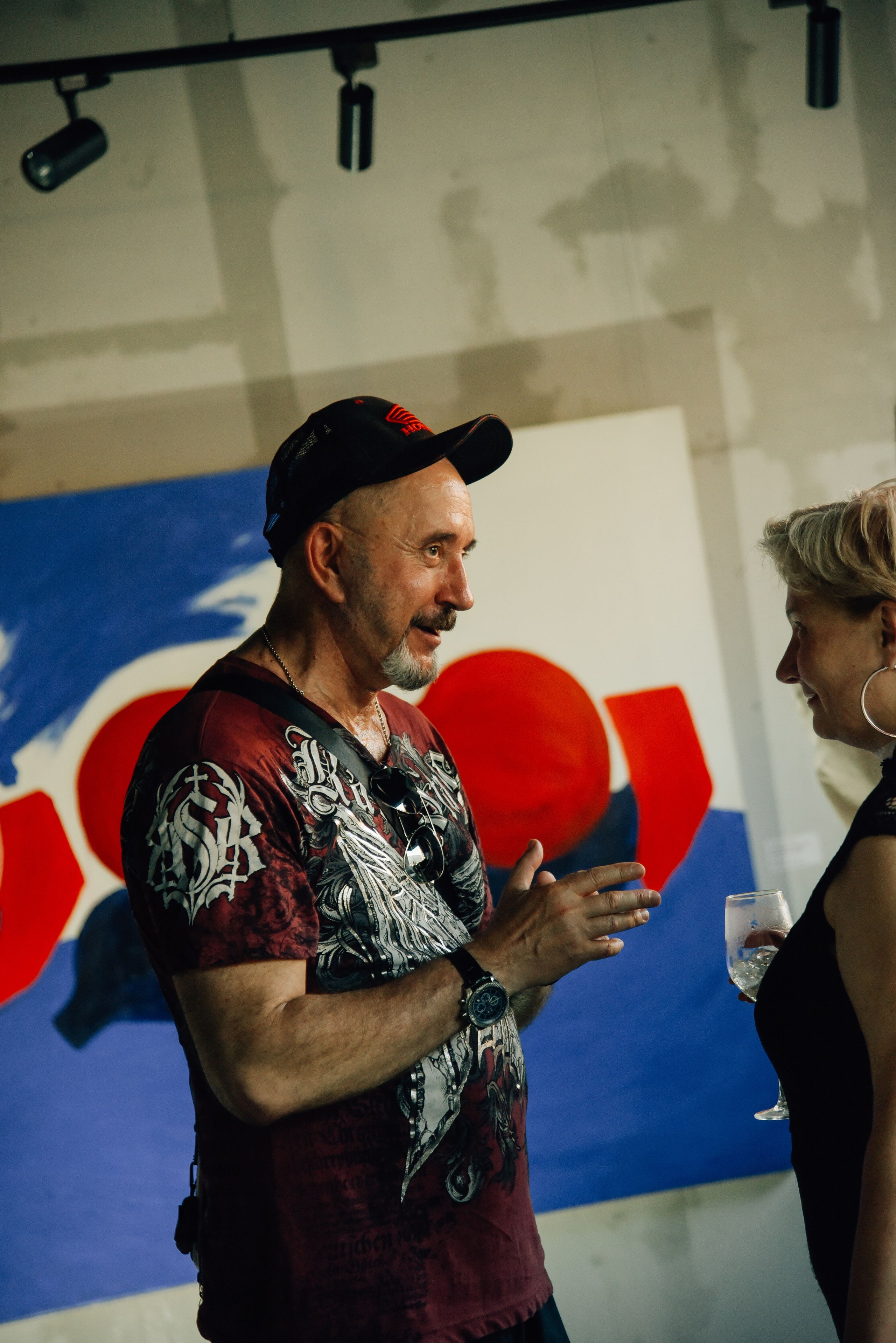 Александр Дильбази Игра взглядов в гранатовом саду. Фотограф Лола Волна, город Москва