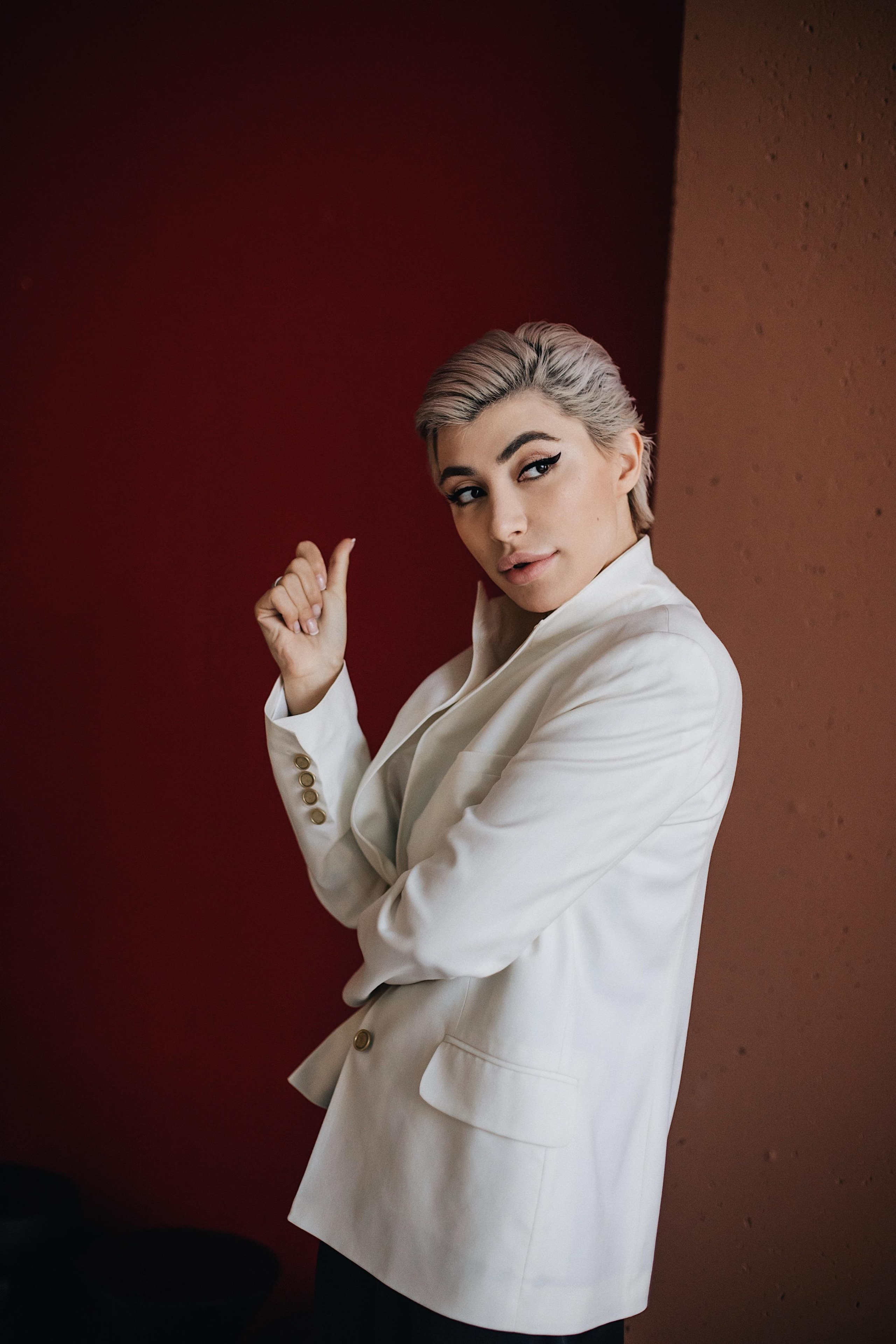 Тата Кальницкая, астролог, автор книги, владелица магазина и кофейни. Бренд-фотограф в Москве Наталья Семенова