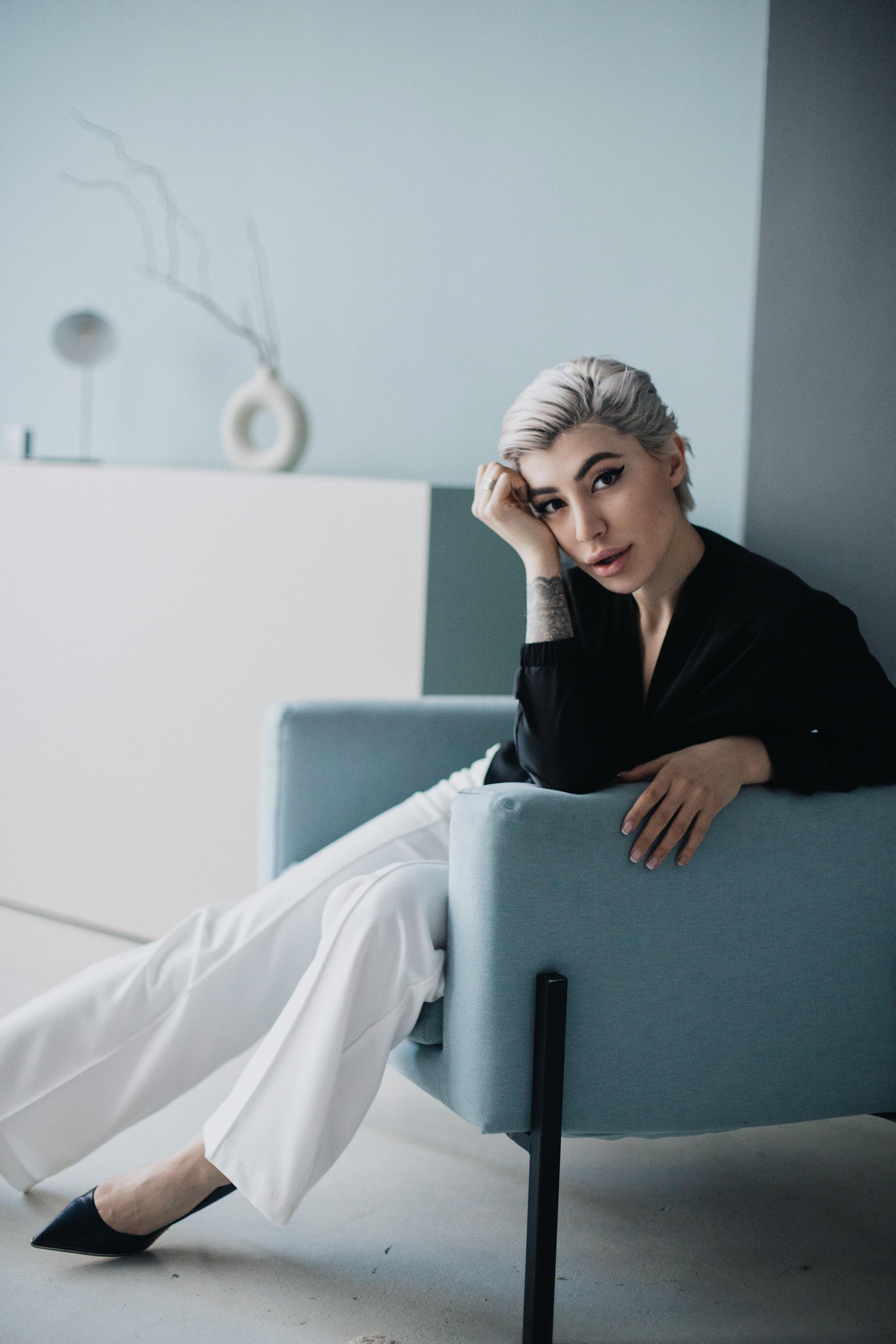 Тата Кальницкая, астролог, автор книги, владелица магазина и кофейни. Бренд-фотограф в Москве Наталья Семенова