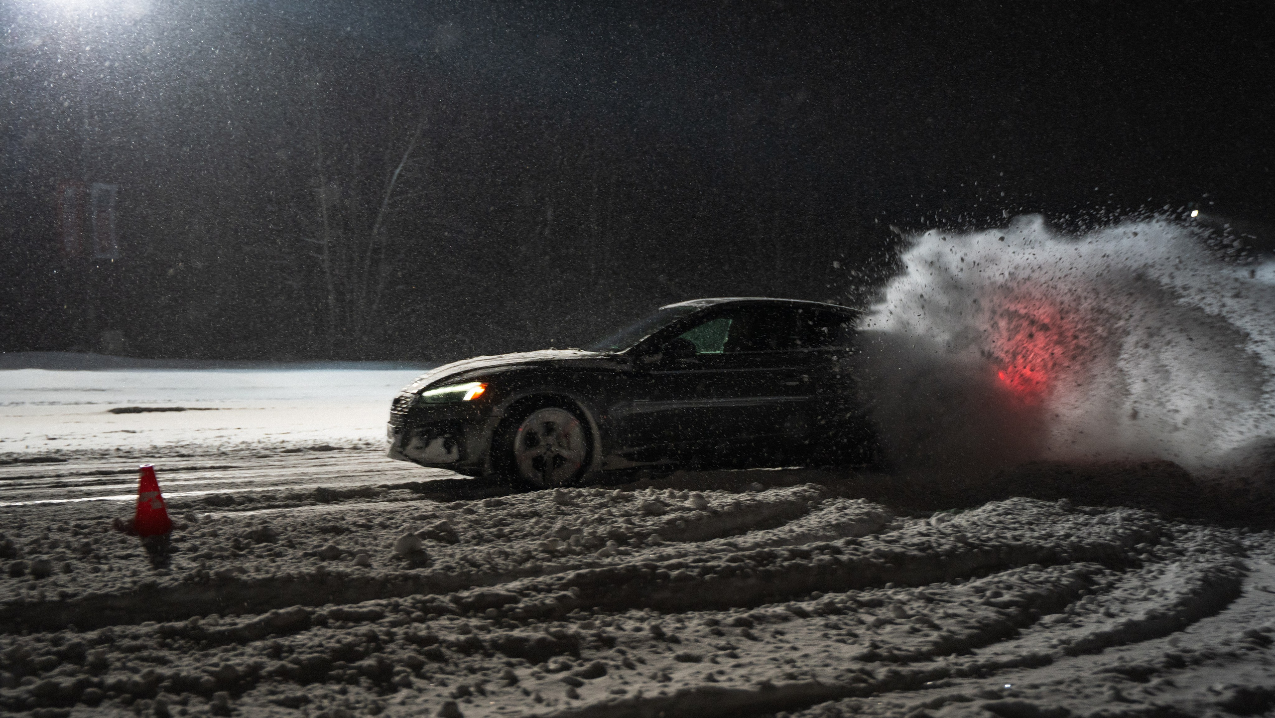 Зимний дрифт Audi. Автомобильный фотограф Москва