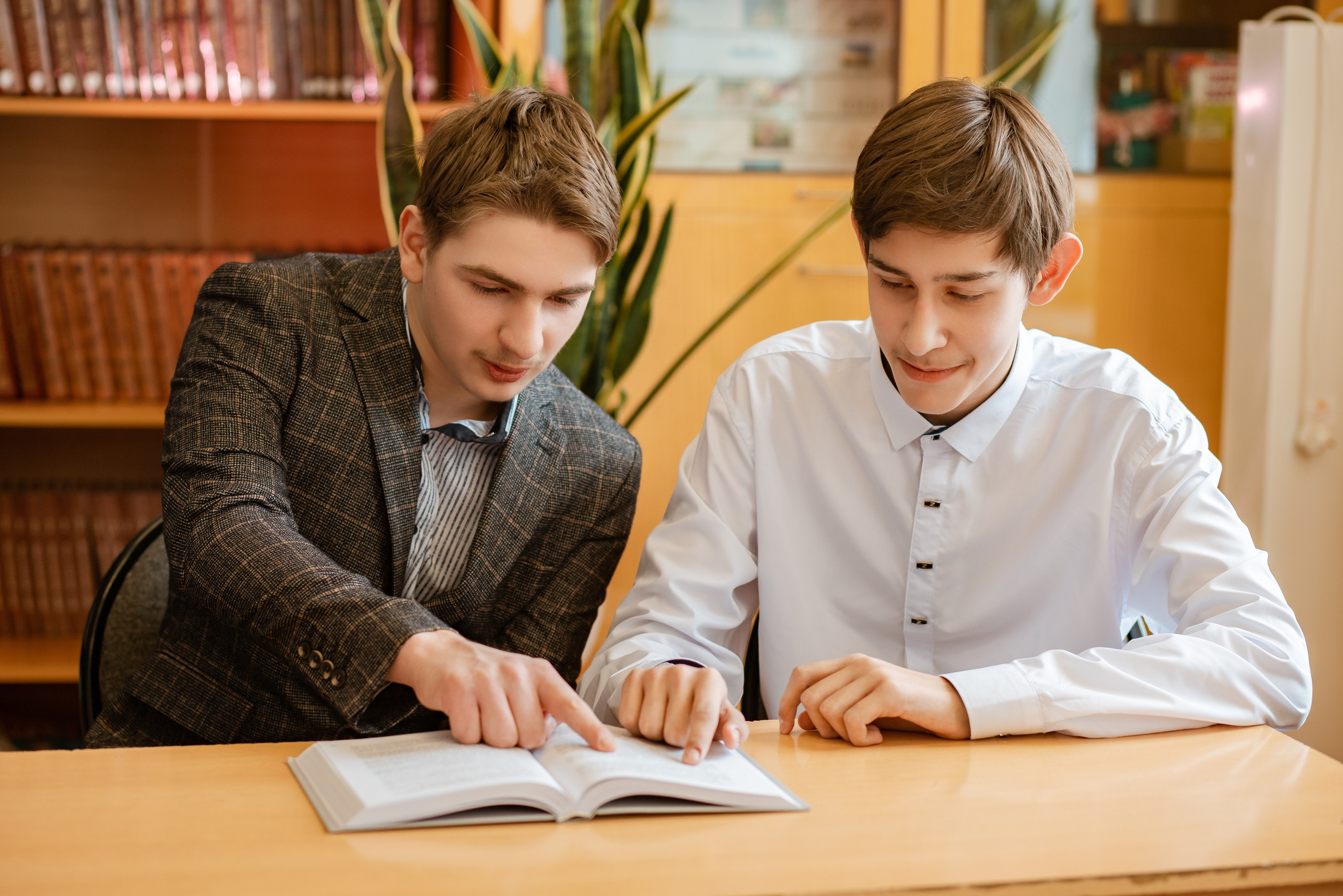 Академическая СОШ, 9 класс. Студия выпускных альбомов Остров