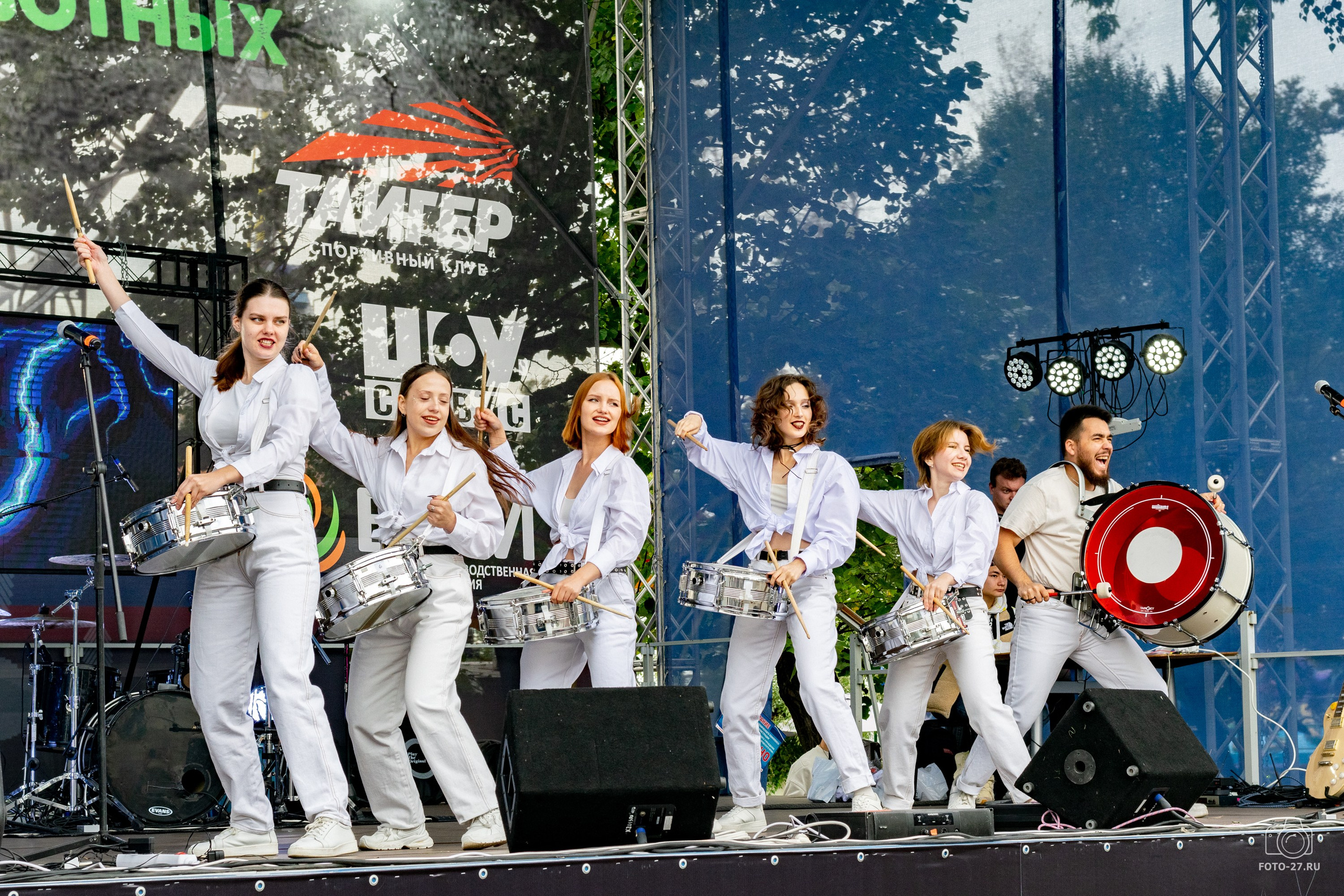 Антон Курдюмов фотограф в Хабаровске Рина Курдюмова фото27 foto27 Антон Дорофеев репортажный репортаж документалист Тони и Рина фотосоздатели Международный фестиваль Рок в защиту животных Хабаровск