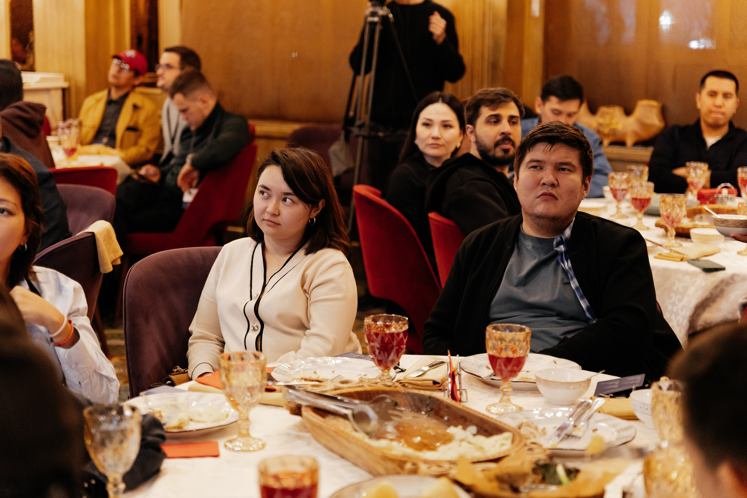 Server.com. Fashion-фотограф Желеуов Дулат