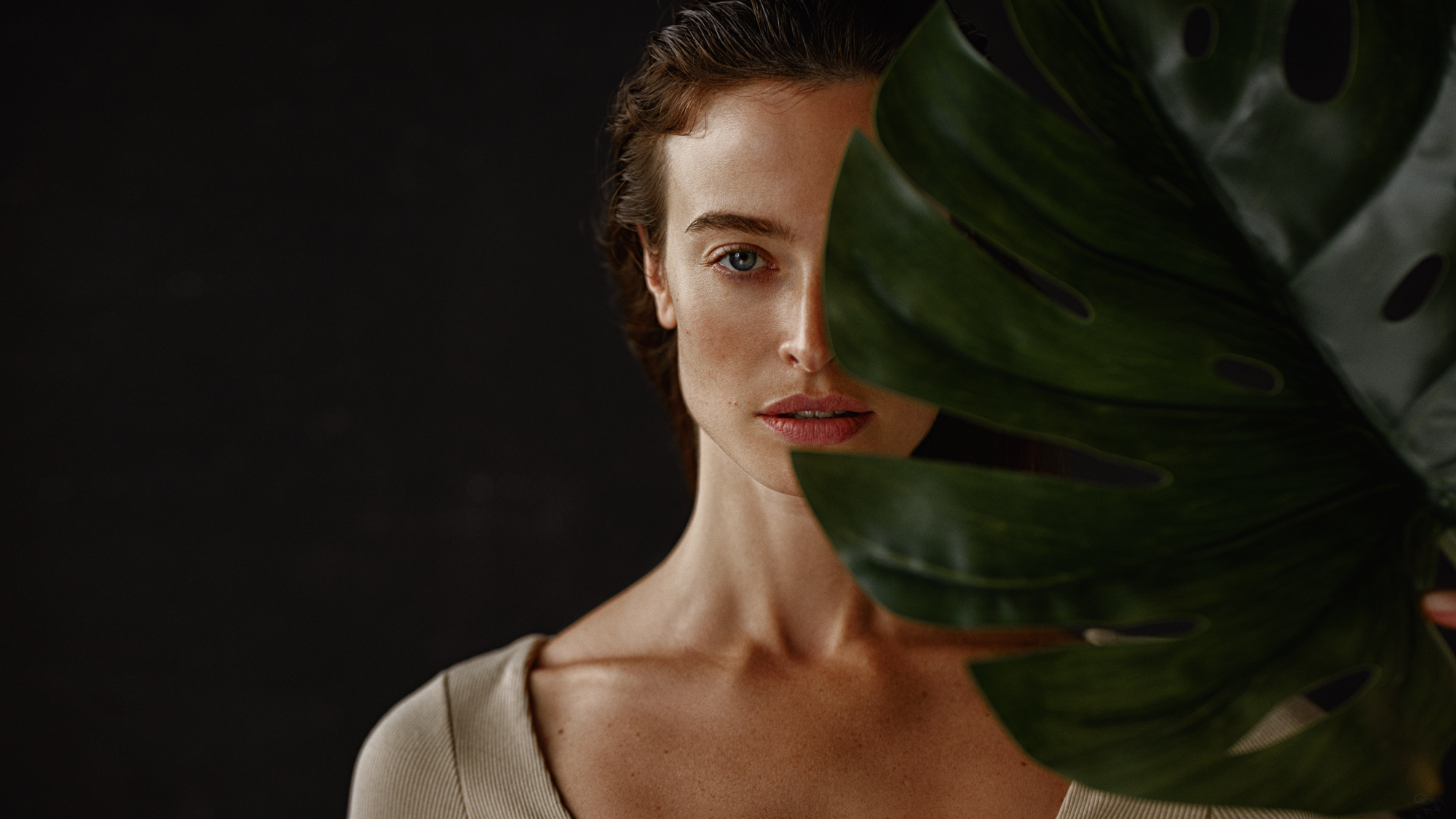 Indoor Portrait. Photographer Georgy Chernyadyev