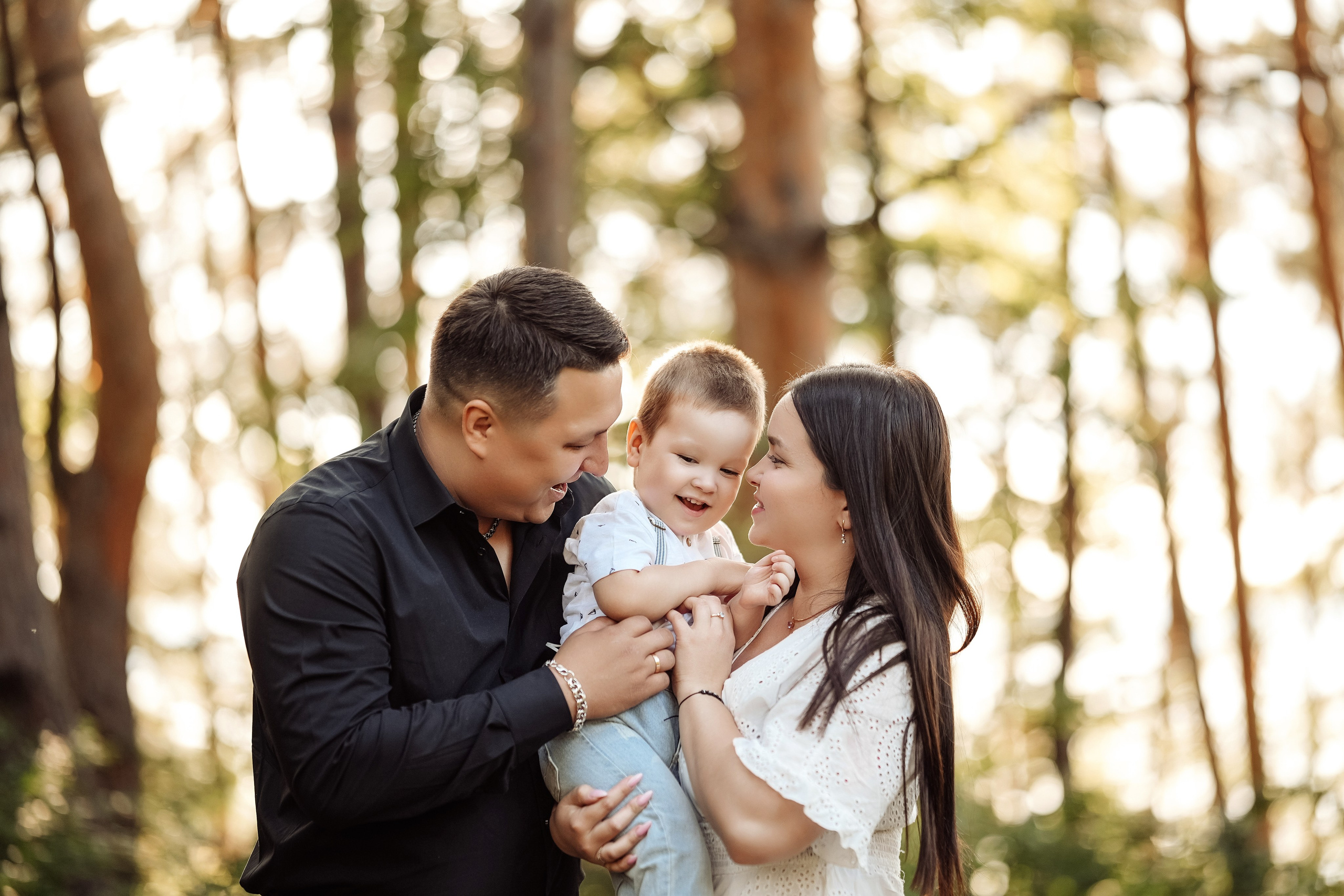 Берег Волги семья лето. Семейный и свадебный фотограф в Ульяновске Арина Авдеева