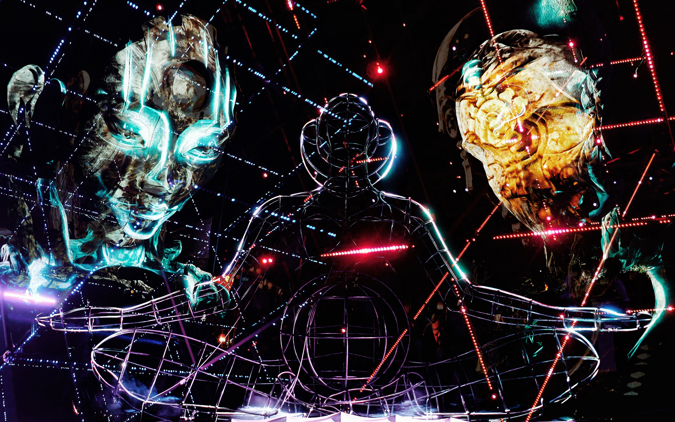 NuanuCards. See the moment and catche. commercial and reportage