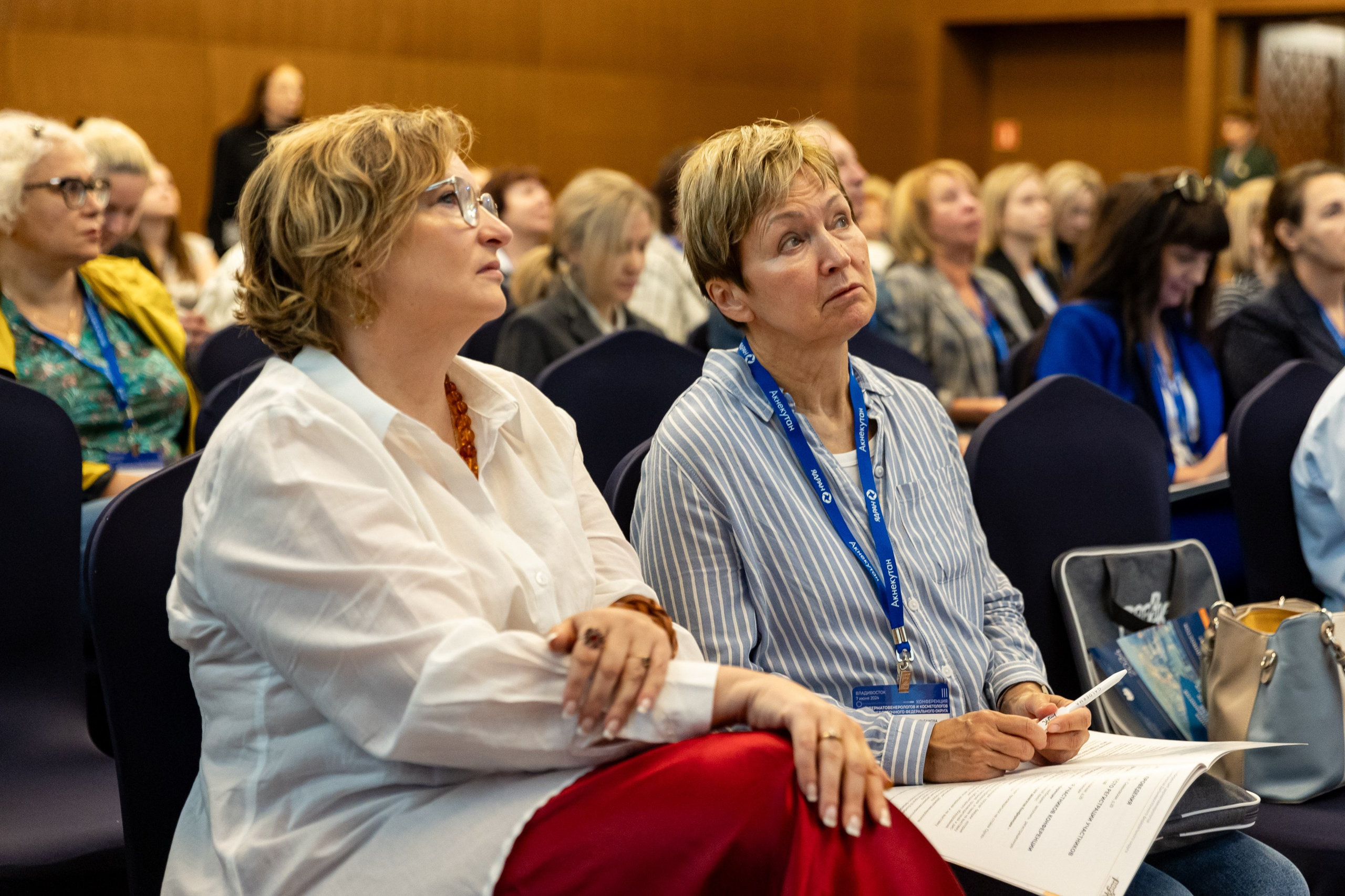 Конференция дерматовенерологов ДФО. Репортажный и студийный фотограф во Владивостоке Дударева Софья