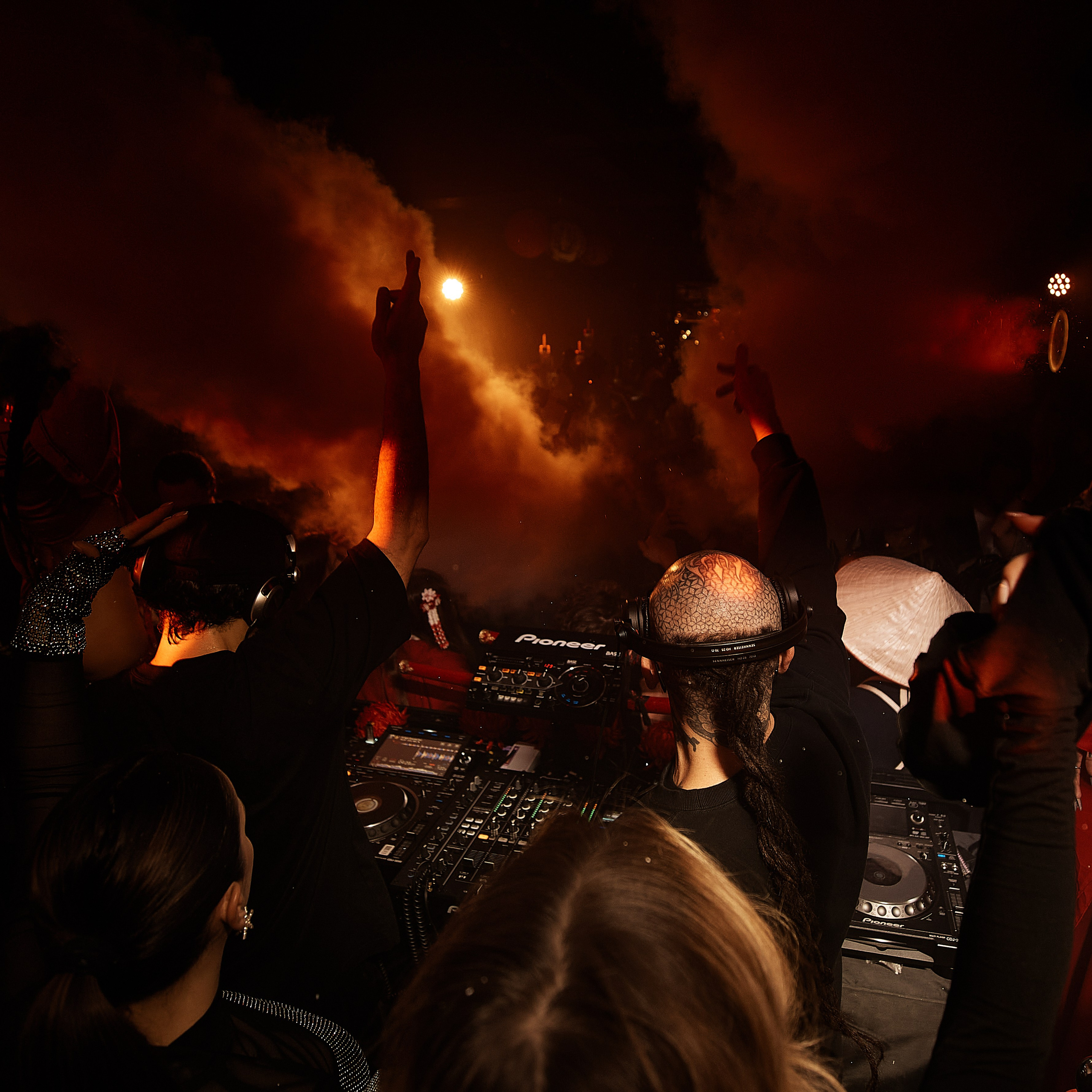 PLUS VIBE Party. Репортажный фотограф в Москве Дмитрий Масленников