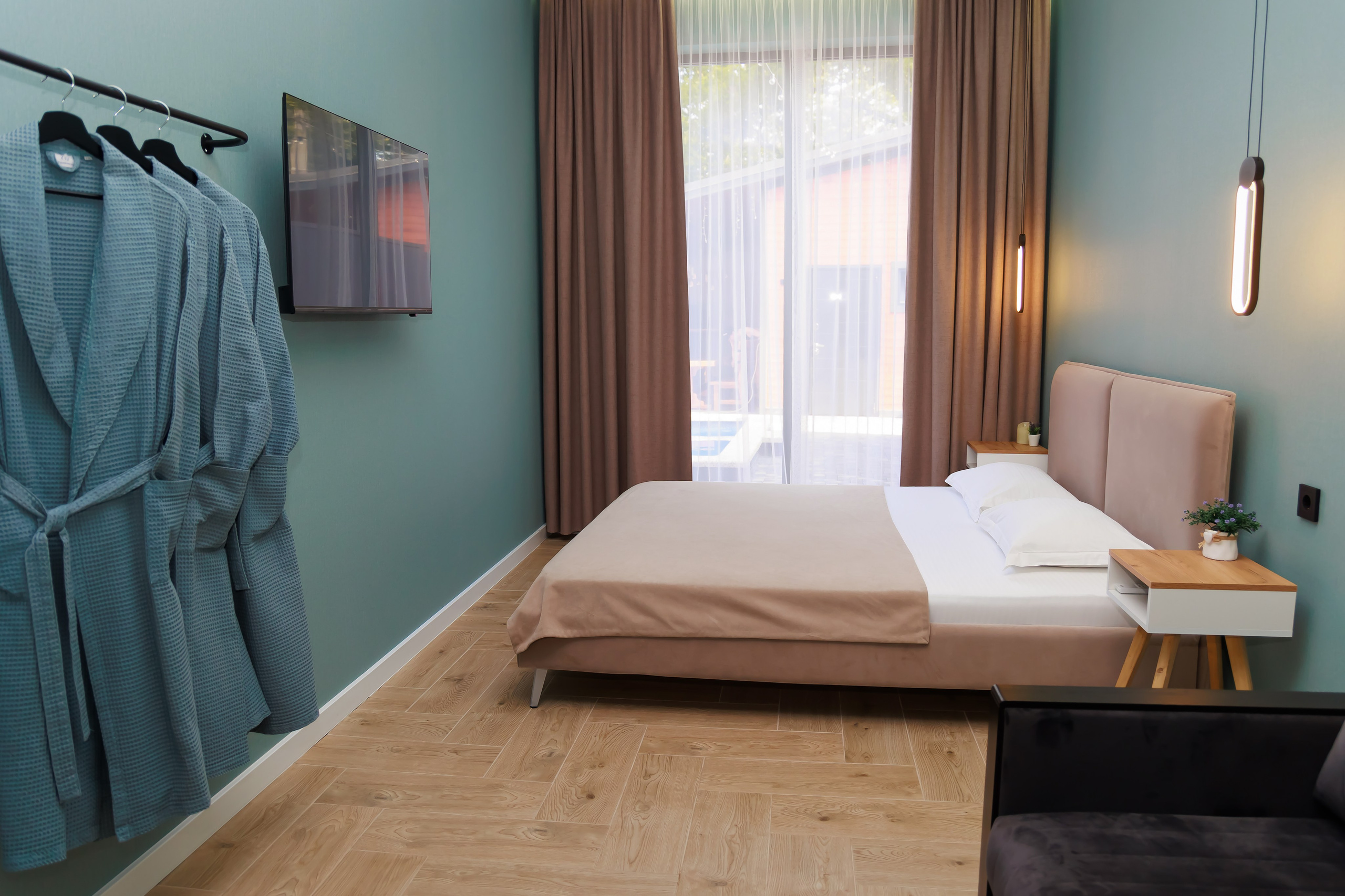 Интерьерная и рекламная съёмка. Свадебный и семейный фотограф в г. Майкопе (выезд по республике и краю)