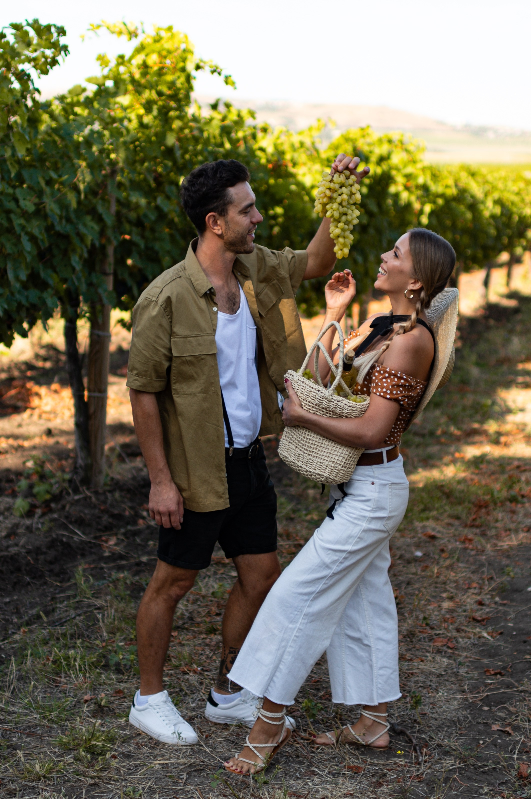 Lovestory на плантации виноградников в Крыму. Фотограф Москва и Видеограф Москва