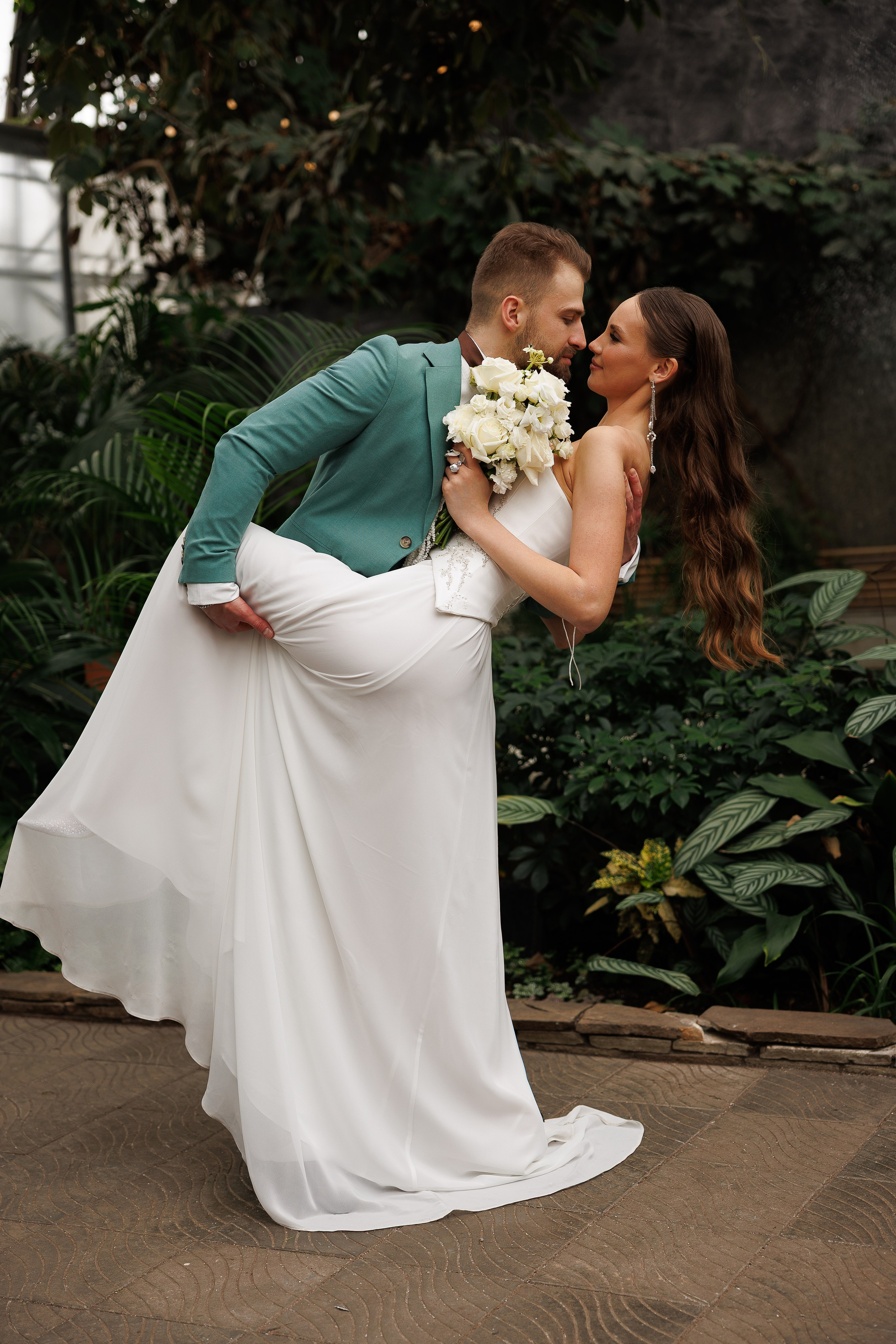 Свадебная прогулка в оранжерее. Питер. Свадебный и семейный фотограф в Москве Красинская Мария