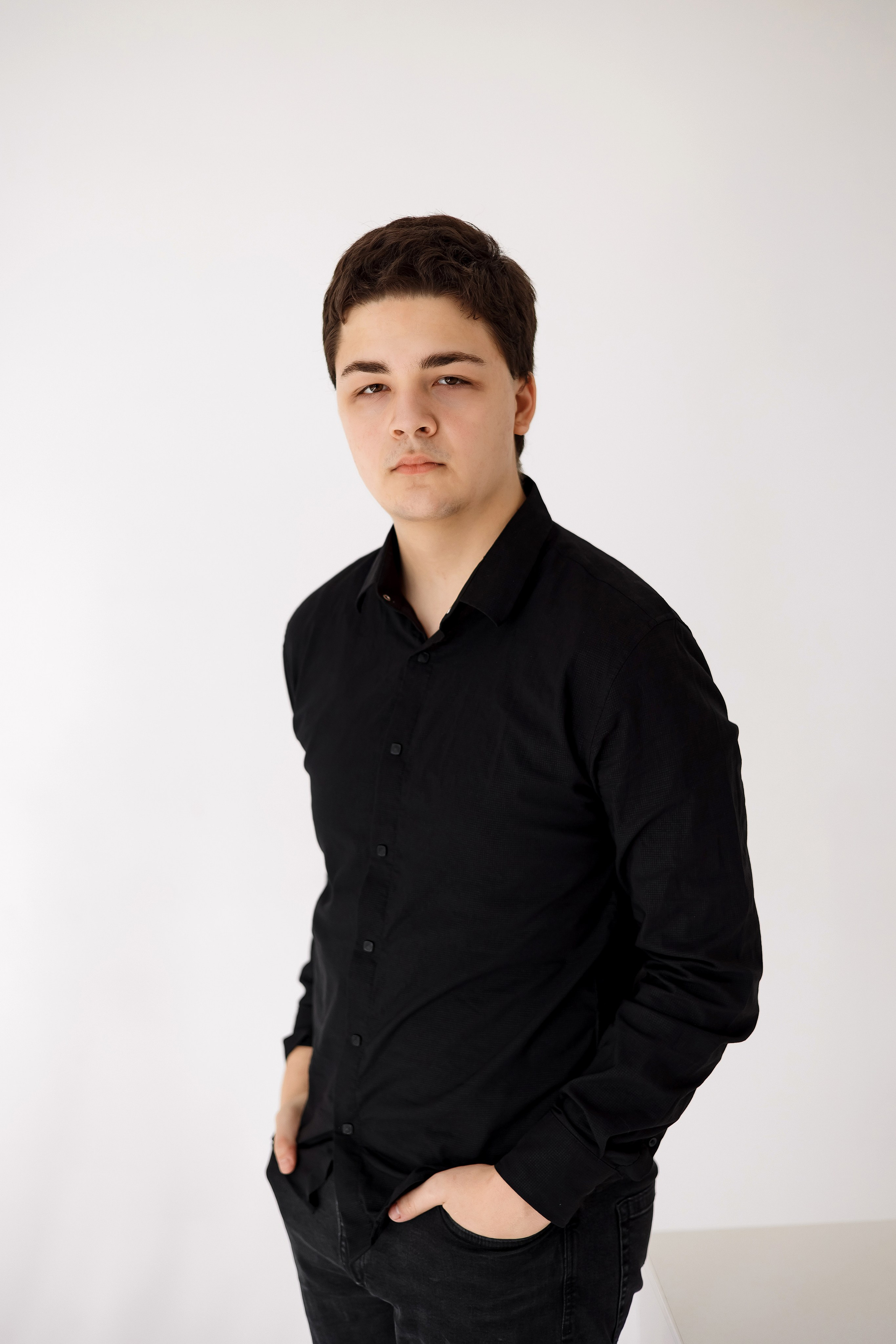 11 класс съемка на циклораме. Фотограф Любовь Корниенко, Примоский край