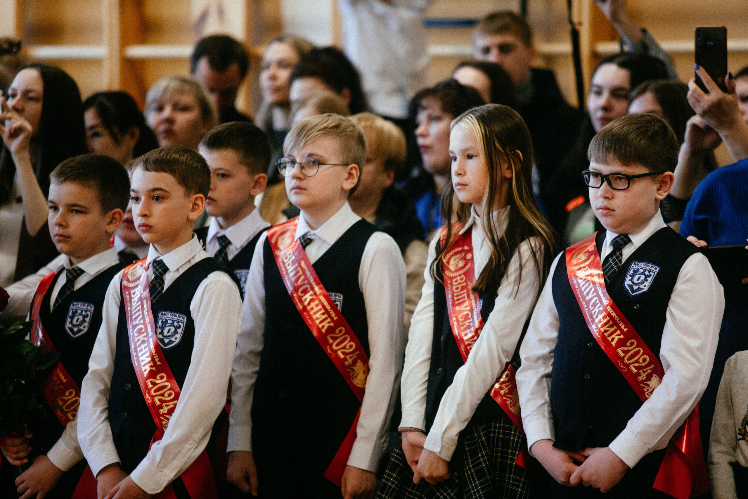 Выпускной в начальной школе. Арт-фотограф Крис Л. в Тобольске: портрет, семейные, свадьбы