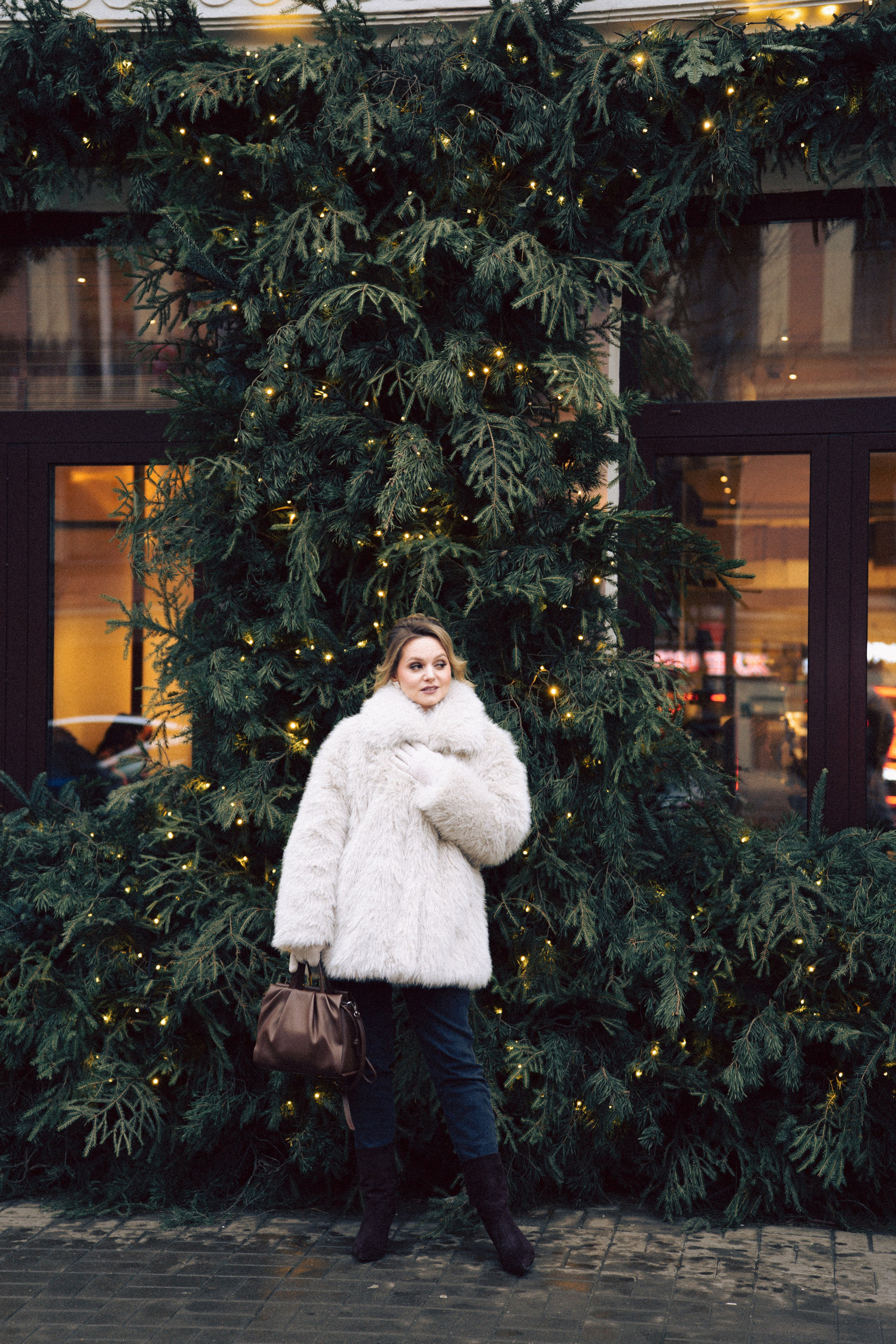 НОВОГОДНЯЯ ФОТОСЕСИИЯ В СТУДИИ ДЛЯ ДЕВУШКИ И ПРОГУЛКА ПО ЧЕРНЫШЕВСКОЙ. Профессиональный фотограф, Санкт-Петербург — Виктория Богомолова